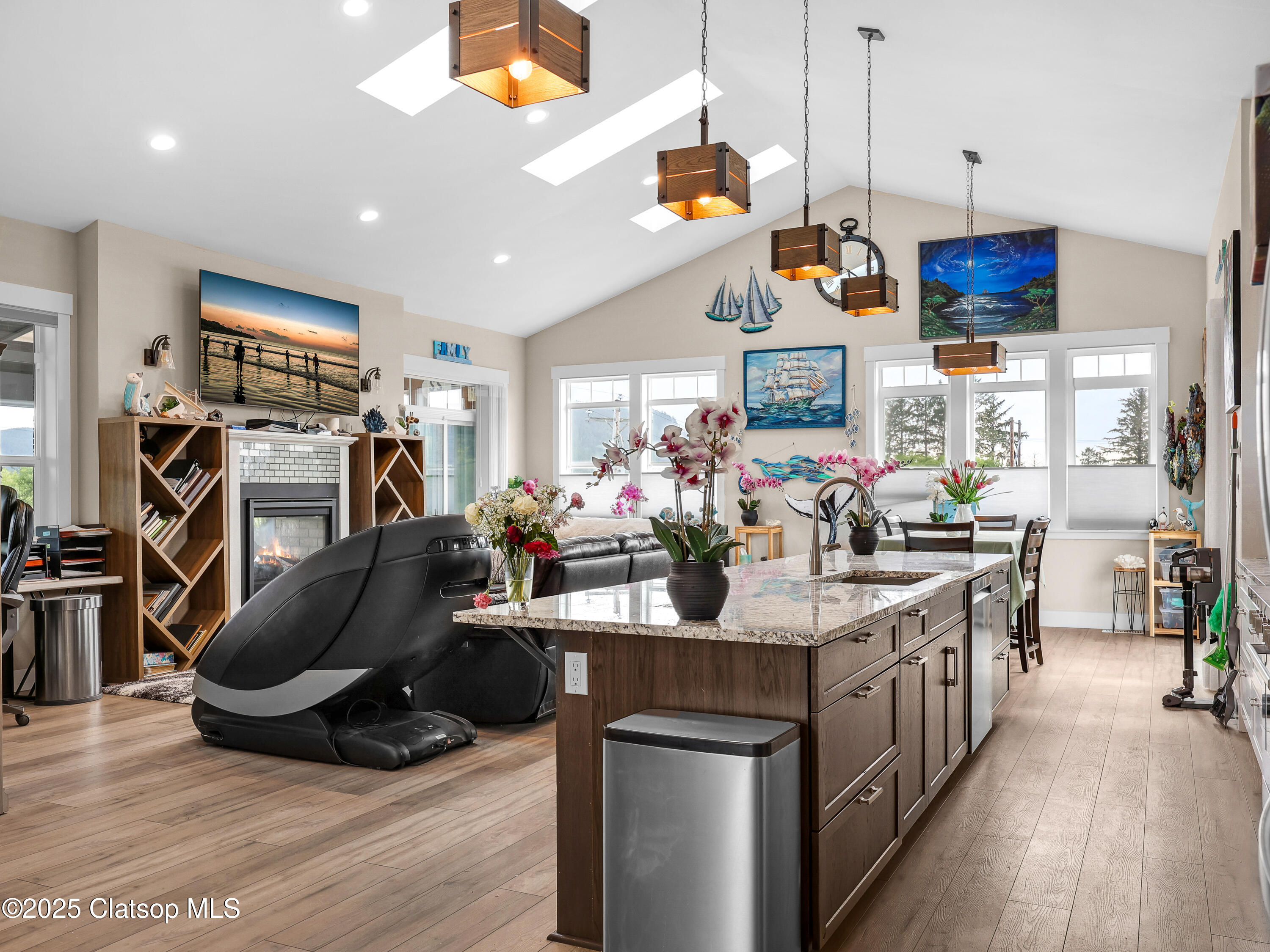 1239 Seabright Way Property Photo 19