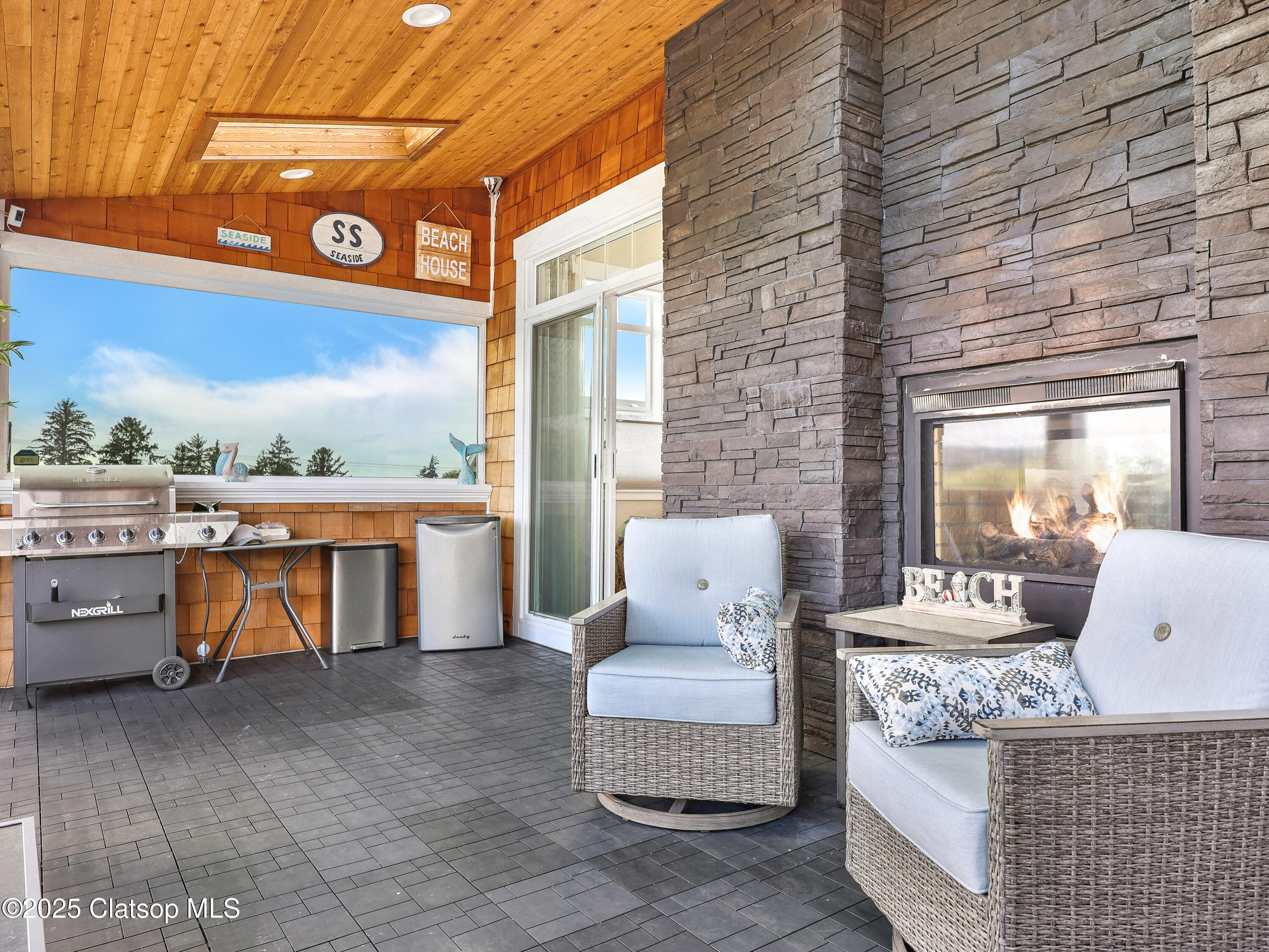 1239 Seabright Way Property Photo 20