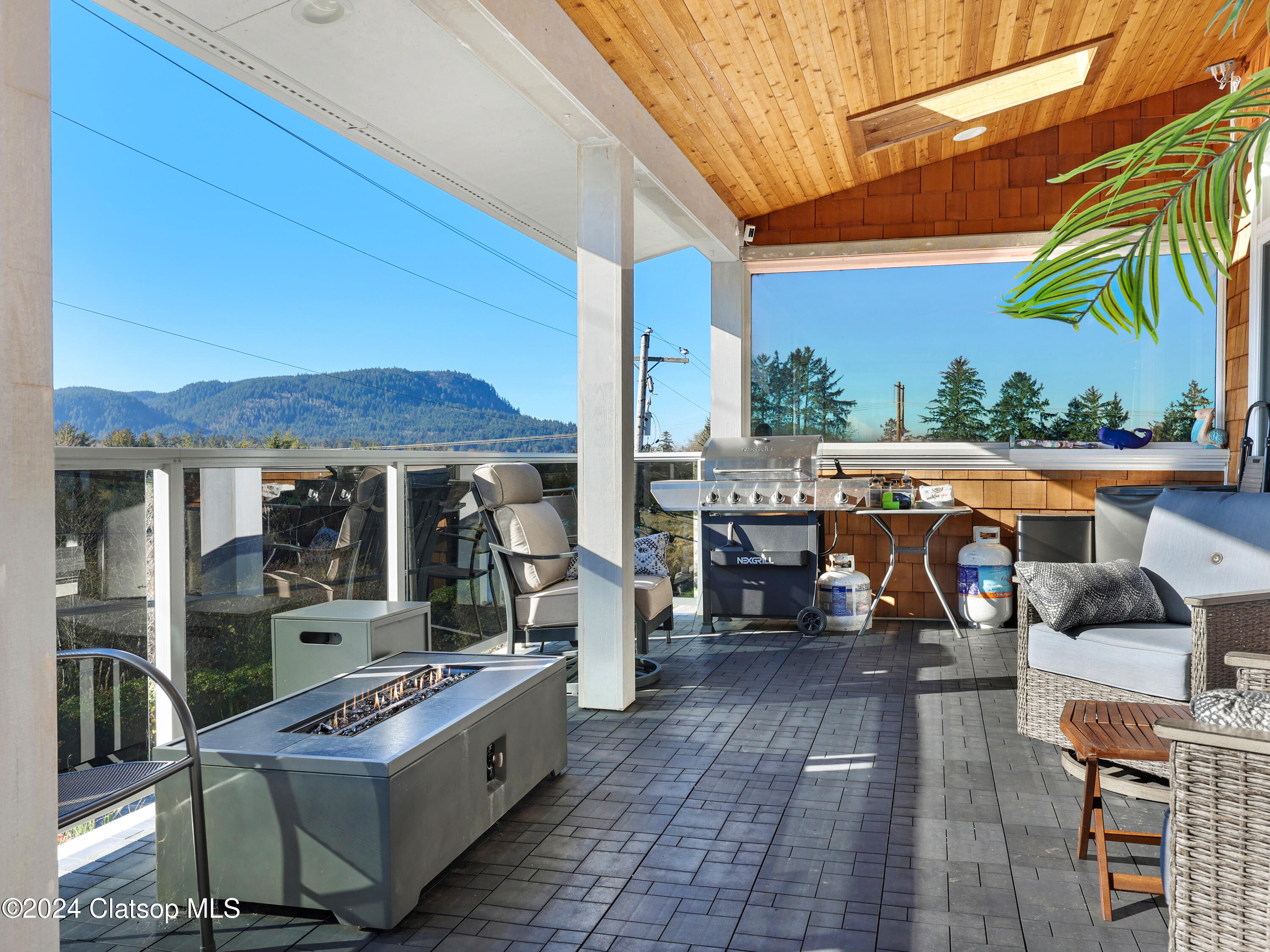 1239 Seabright Way Property Photo 22