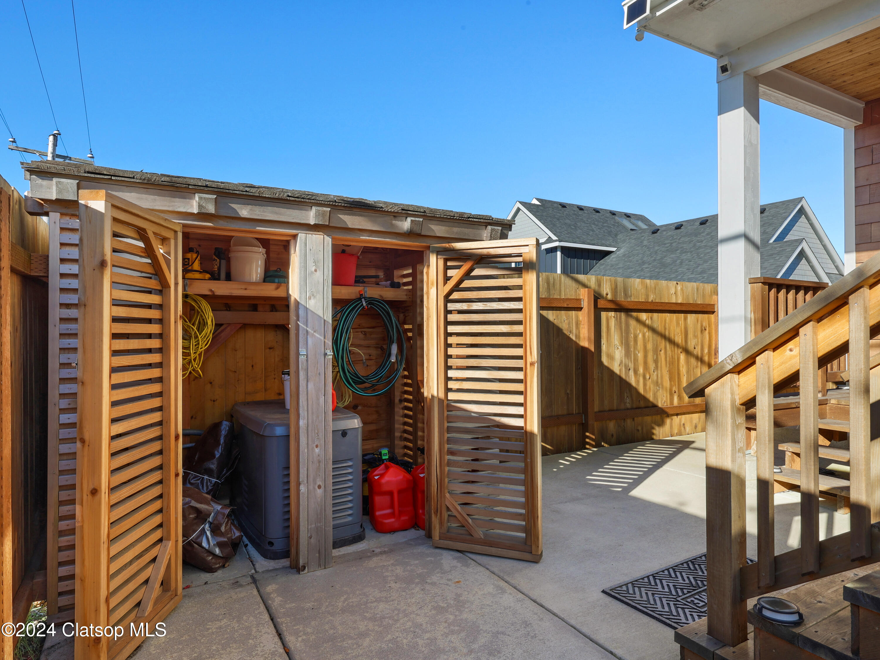 1239 Seabright Way Property Photo 23