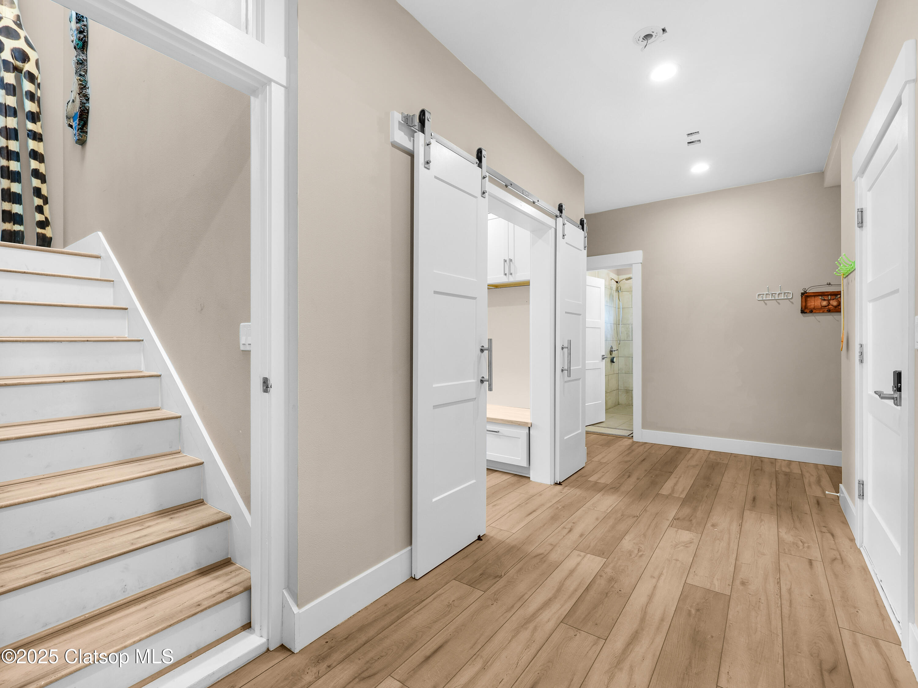 1239 Seabright Way Property Photo 25