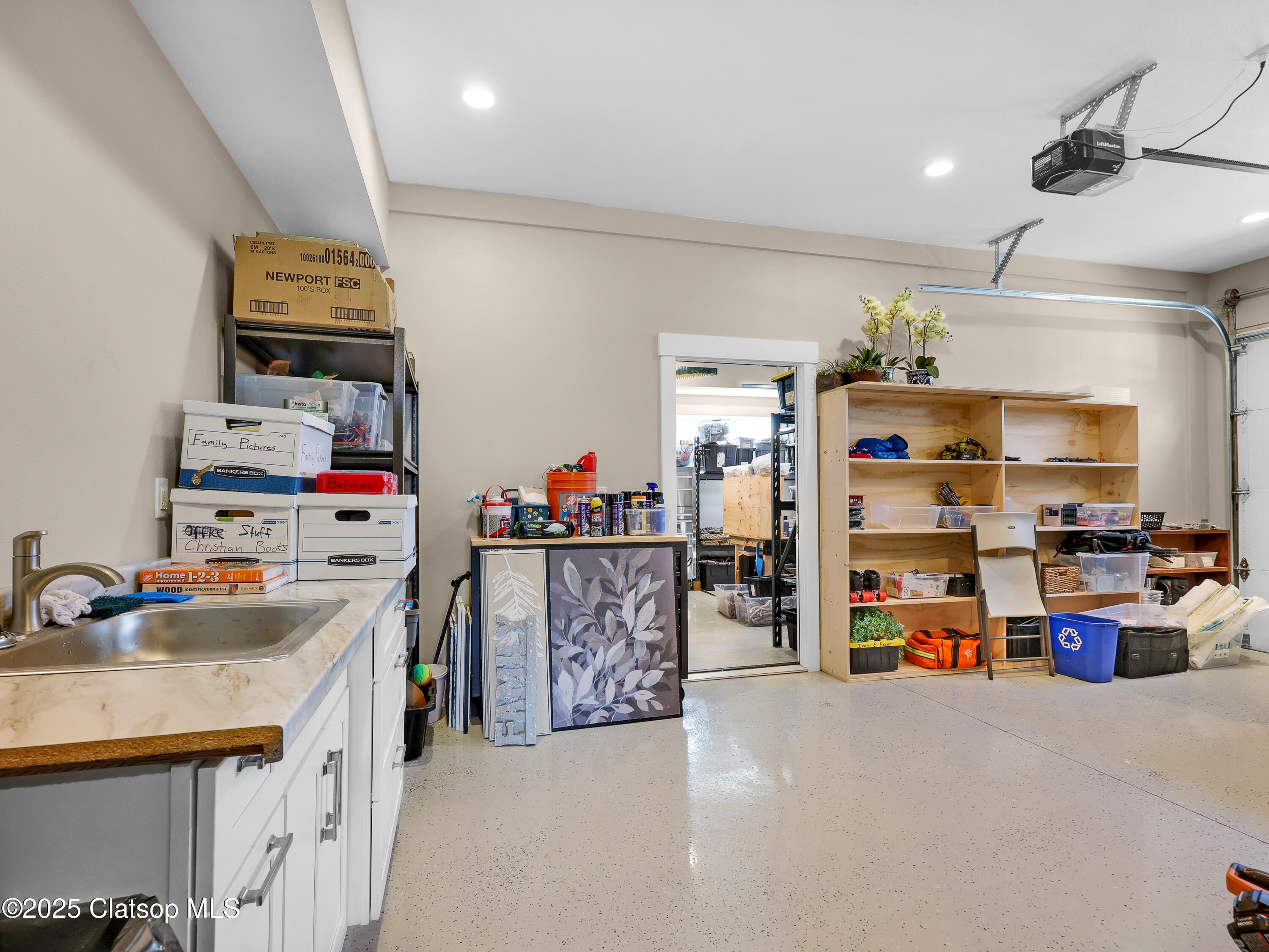 1239 Seabright Way Property Photo 26