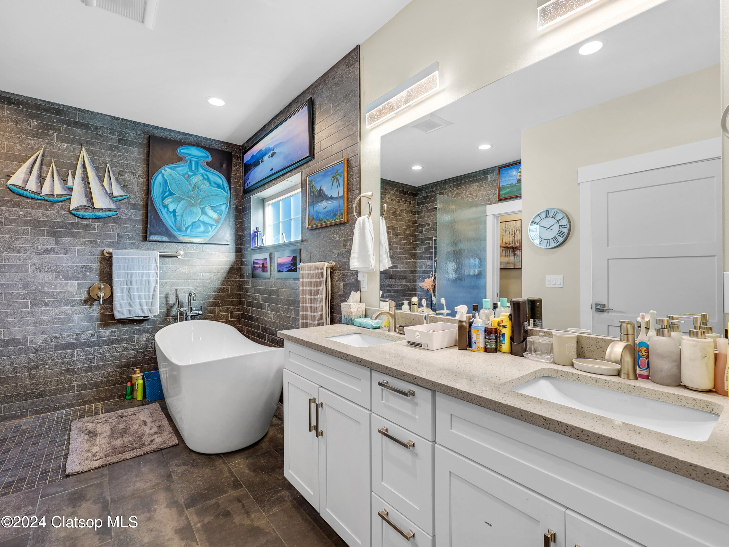 1239 Seabright Way Property Photo 34