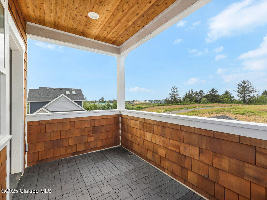 1239 Seabright Way Property Photo 39