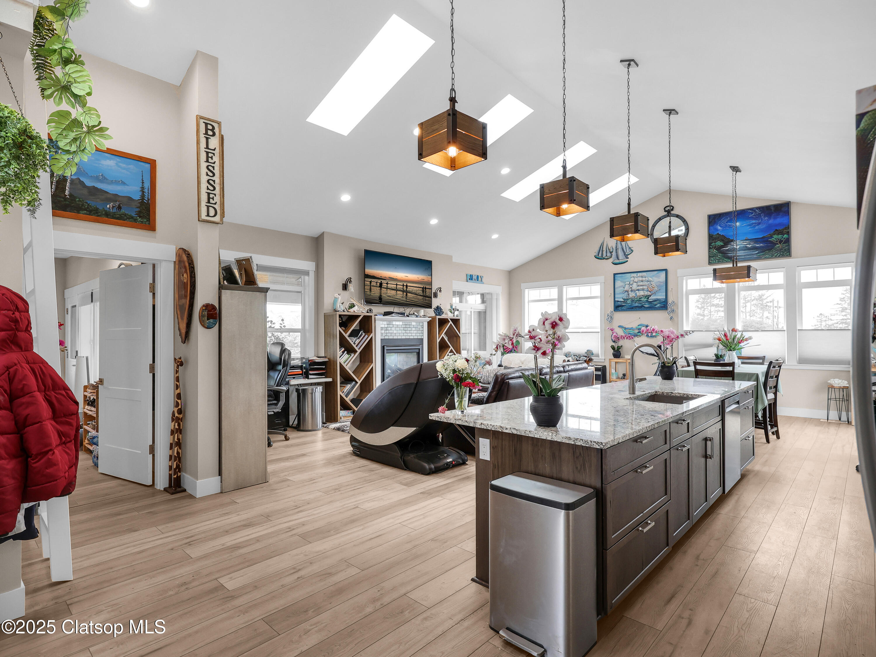 1239 Seabright Way Property Photo 42