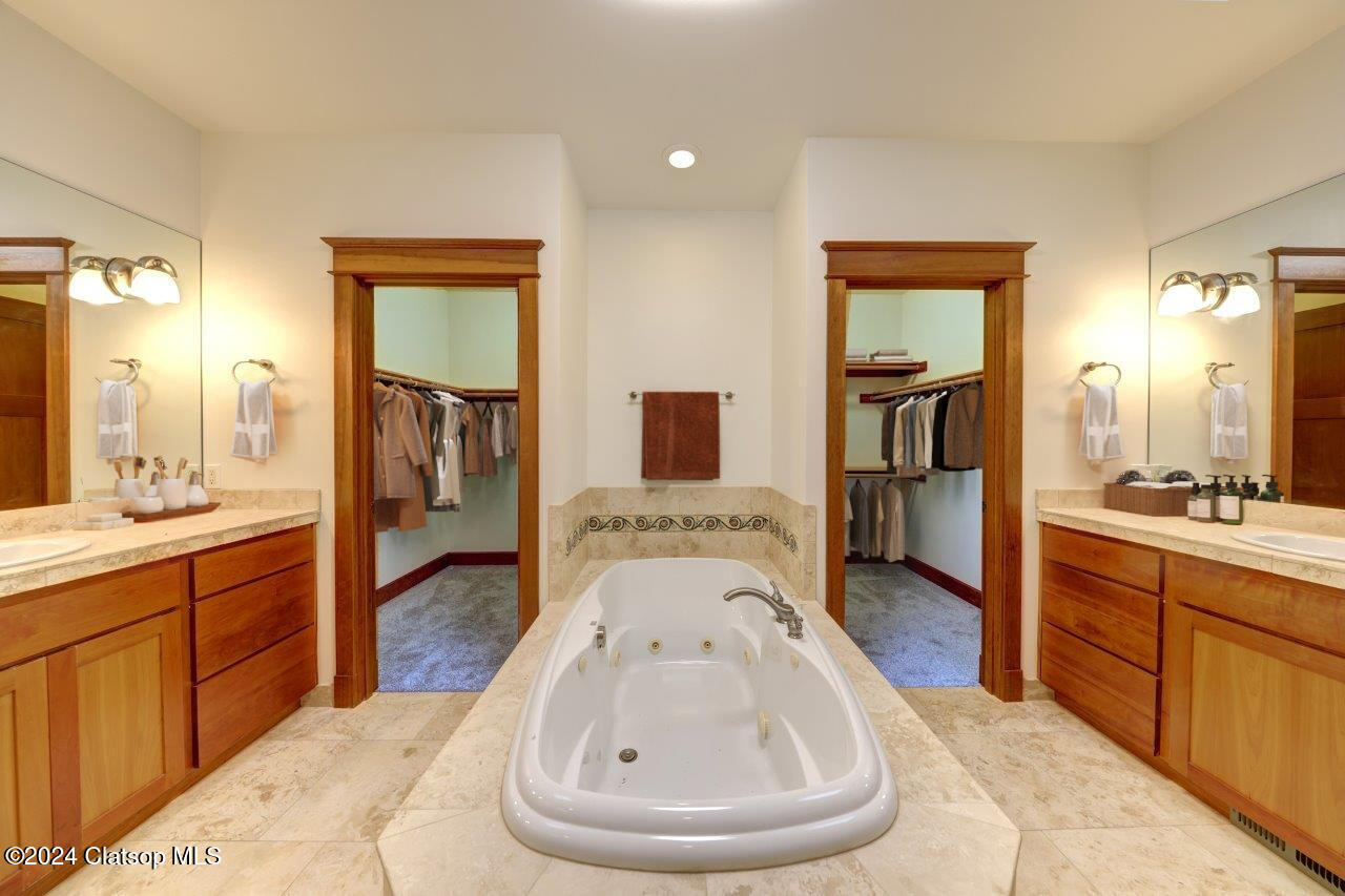 1553 Sw Pine Drive Property Photo 14