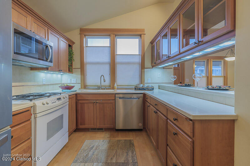 285 23rd Street Property Photo 21