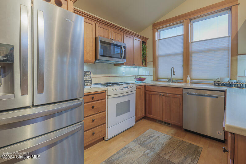 285 23rd Street Property Photo 23