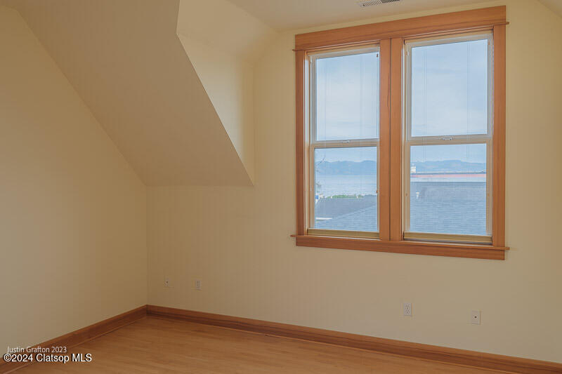 285 23rd Street Property Photo 39