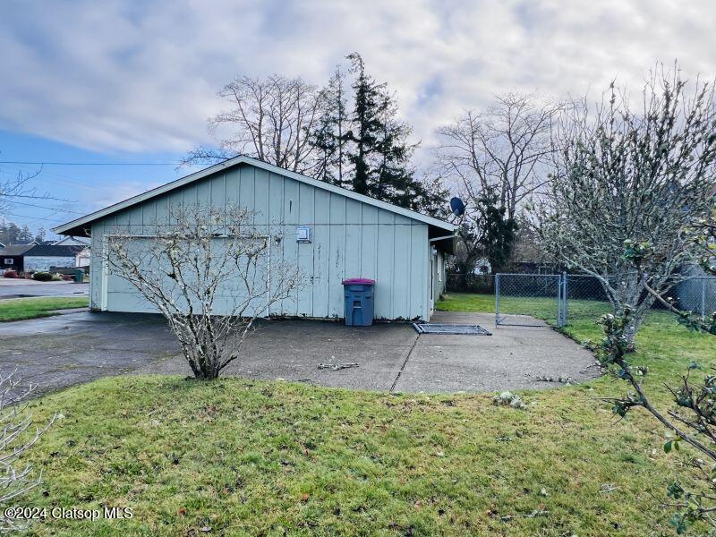 242 Nw 1st Street Property Photo 8