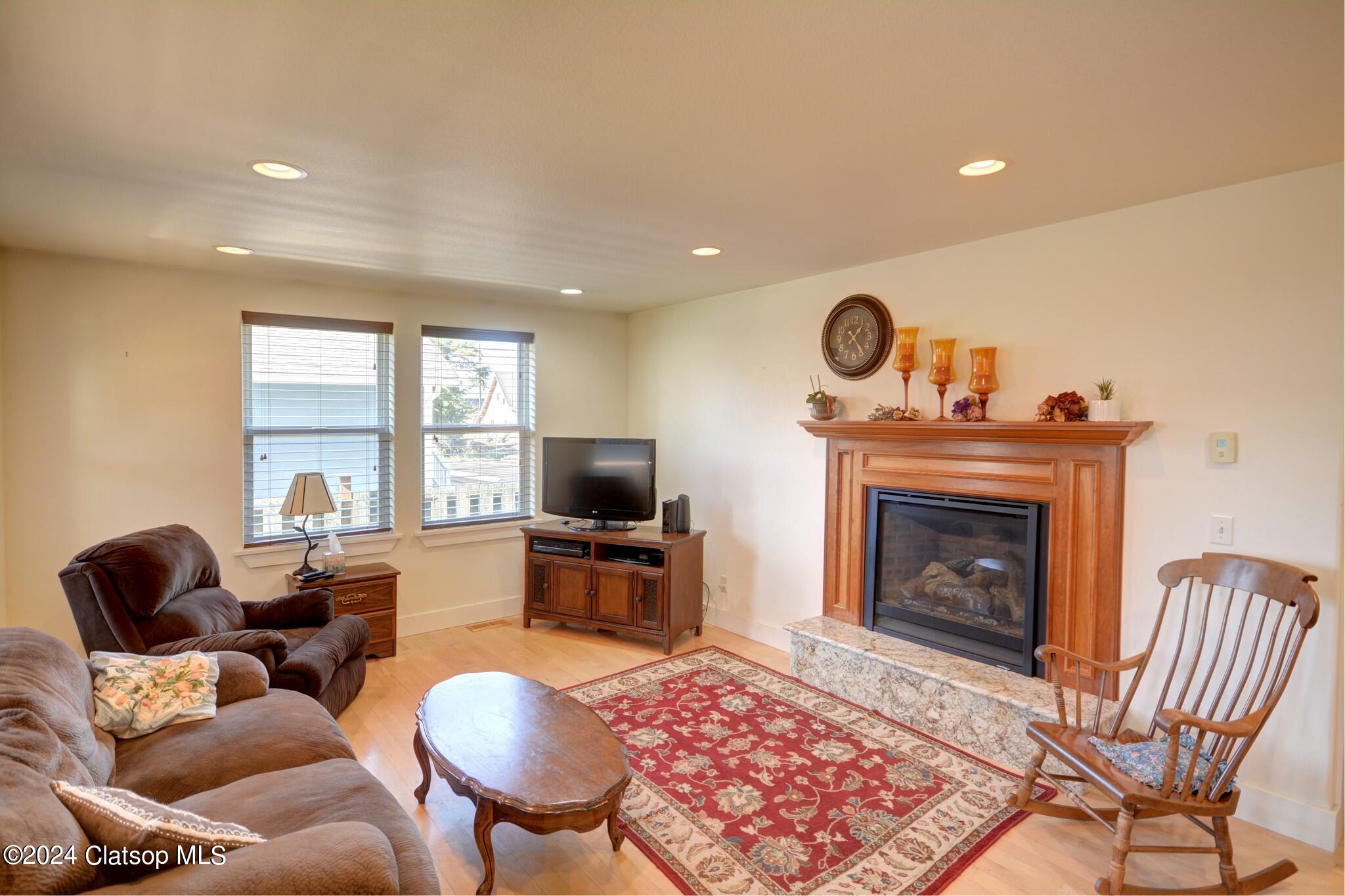 1324 9th Avenue Property Photo 4