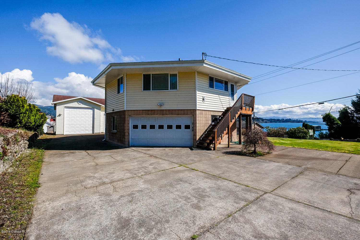 1216 Garibaldi Avenue Property Photo 1