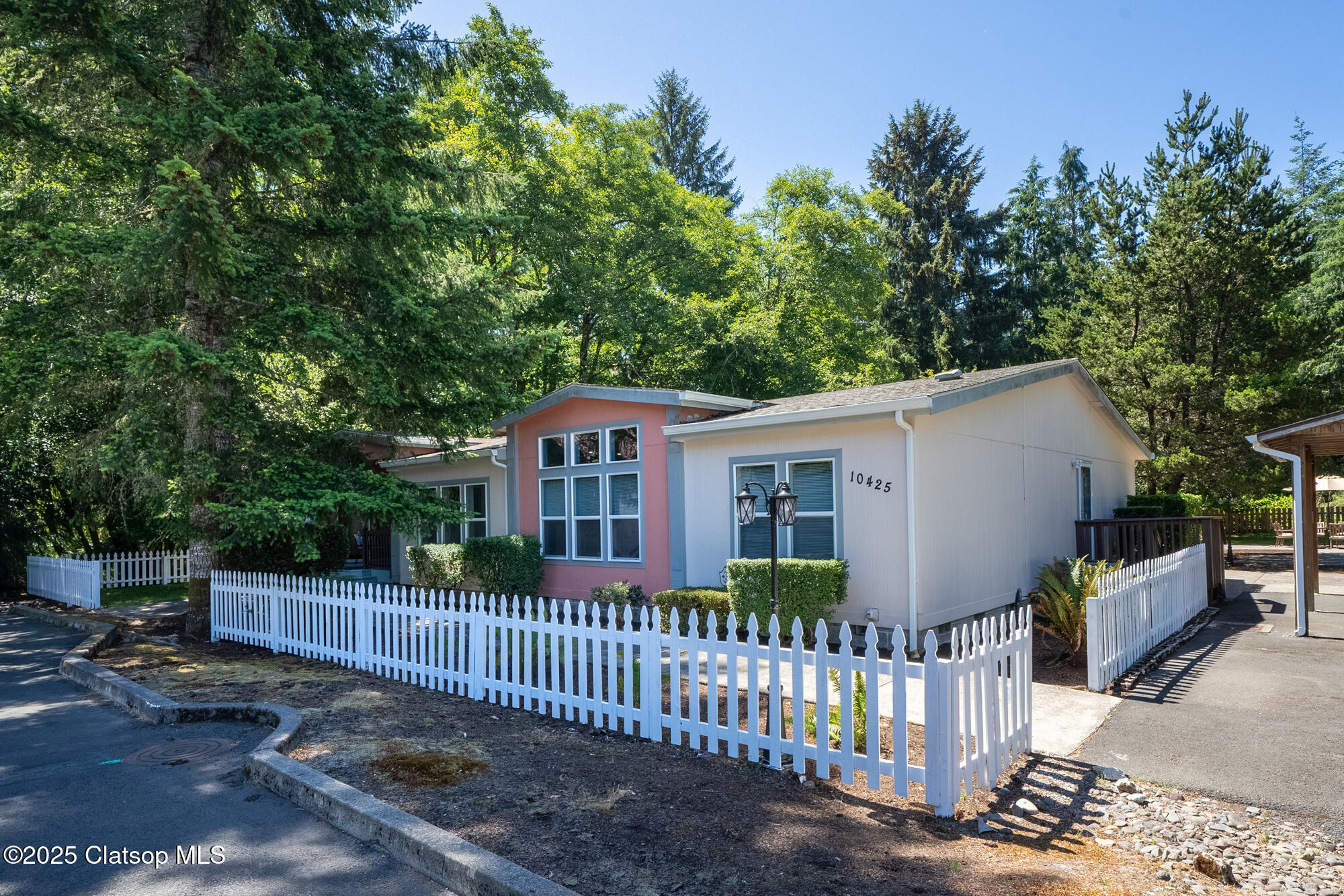 10425 Neahkahnie Creek Road Property Photo 1
