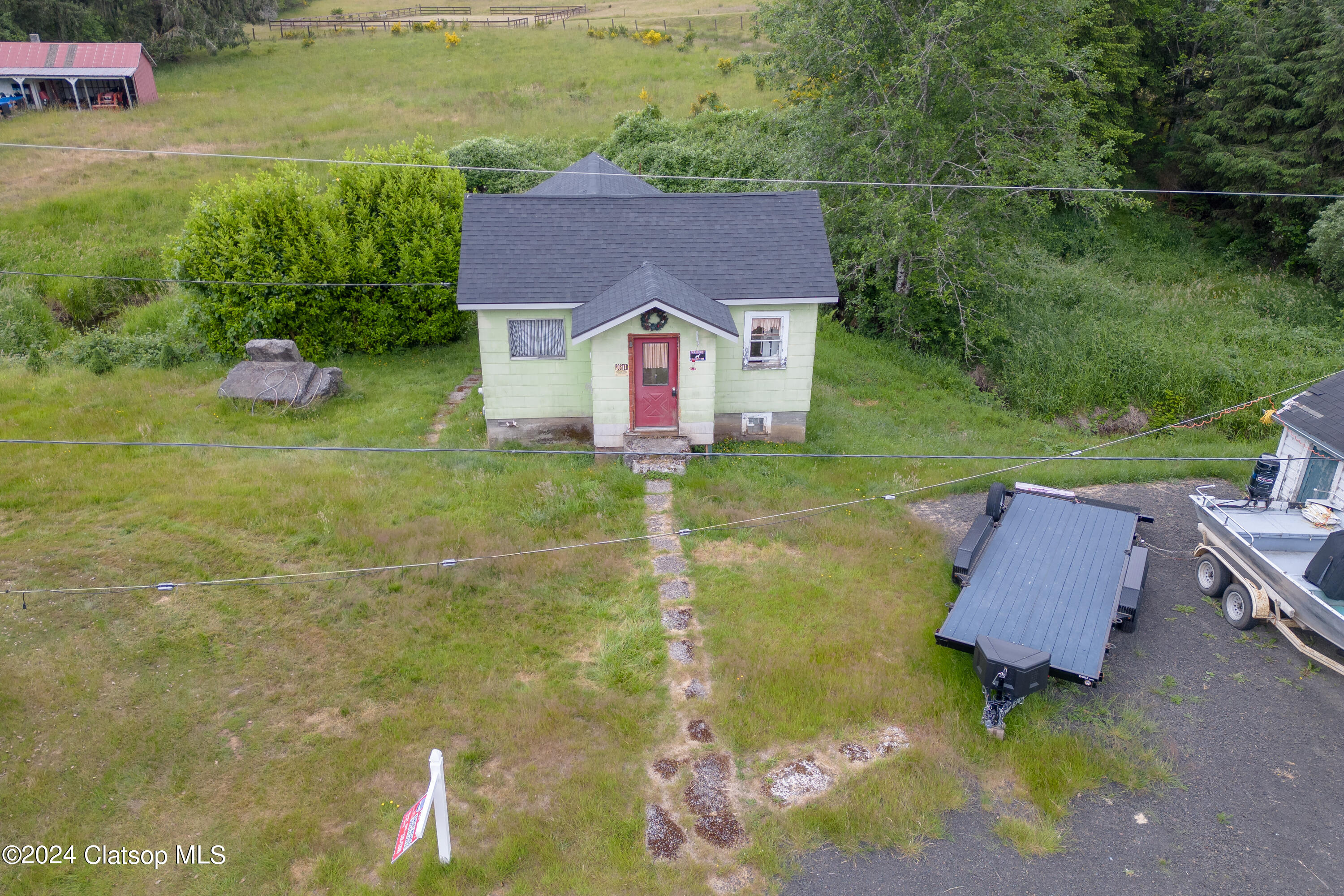 41138 Hillcrest Loop Property Photo 2