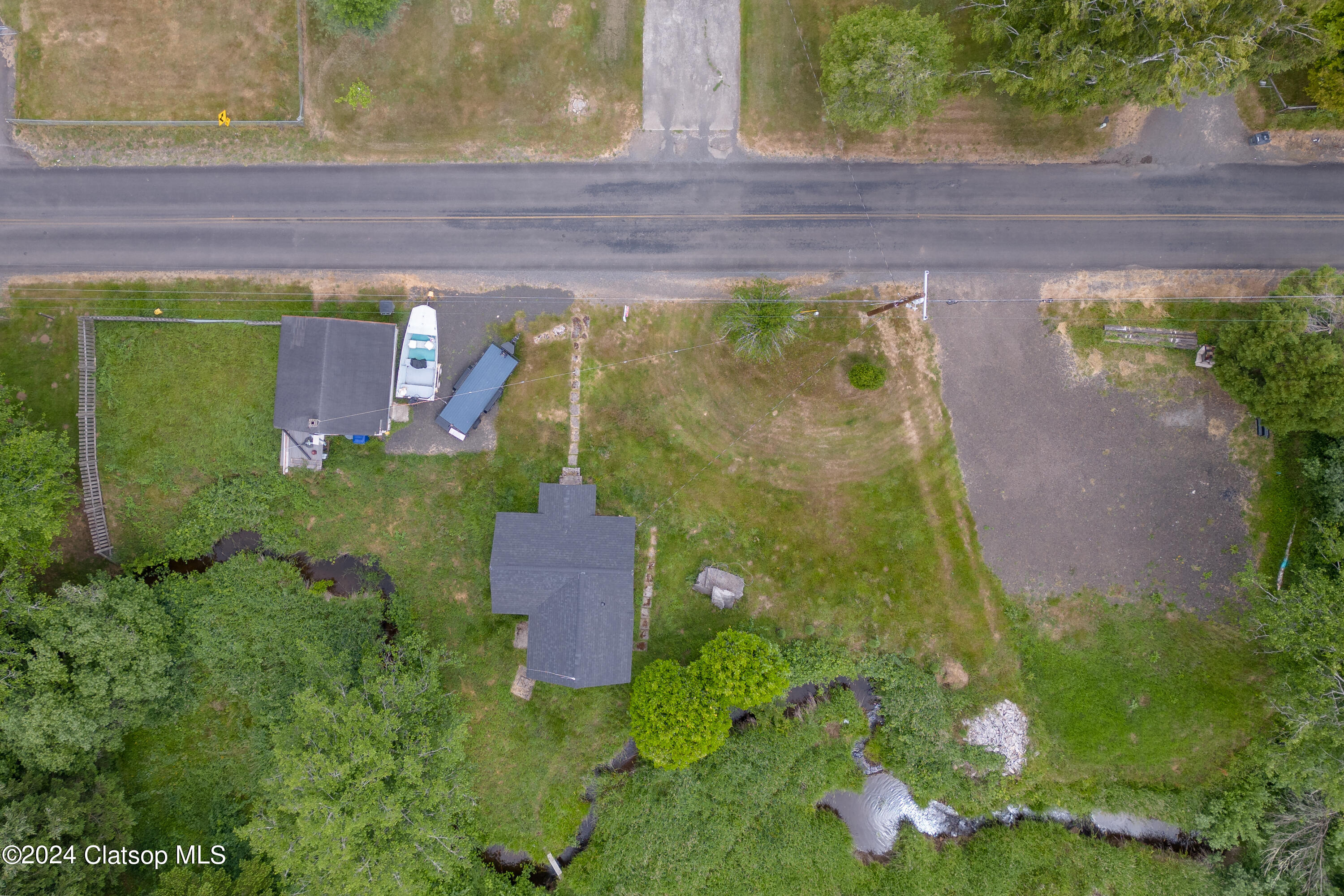 41138 Hillcrest Loop Property Photo 3