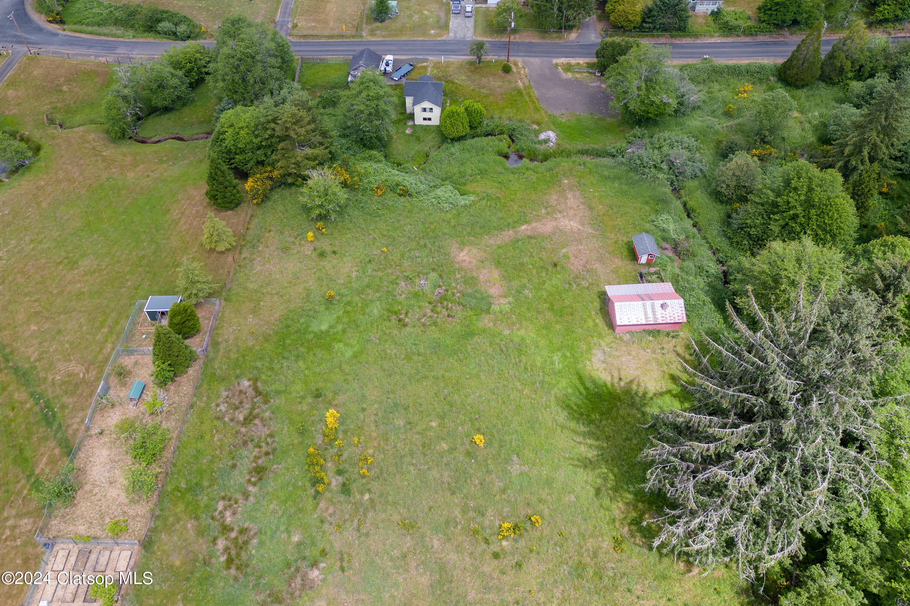 41138 Hillcrest Loop Property Photo 4