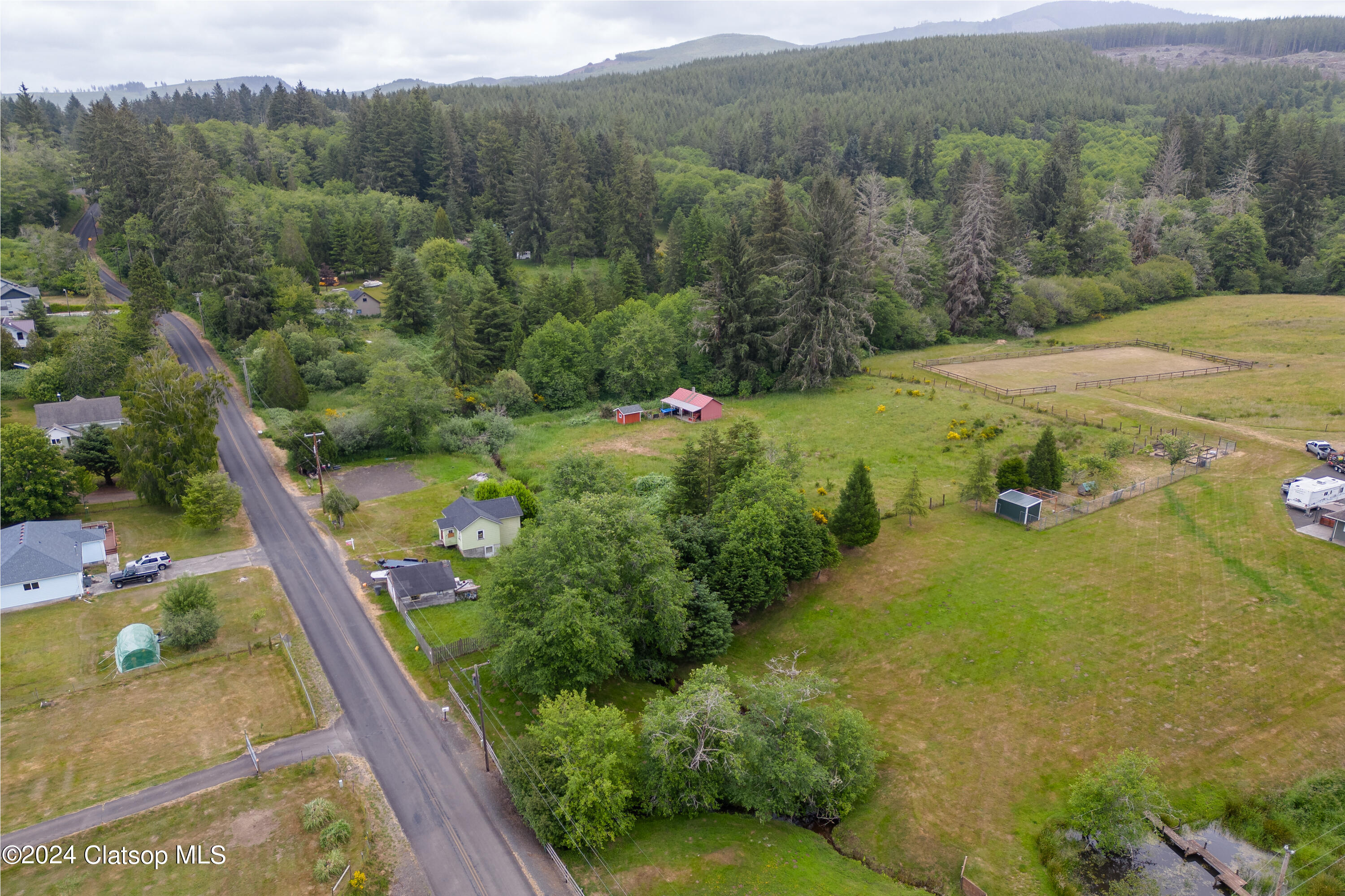41138 Hillcrest Loop Property Photo 5