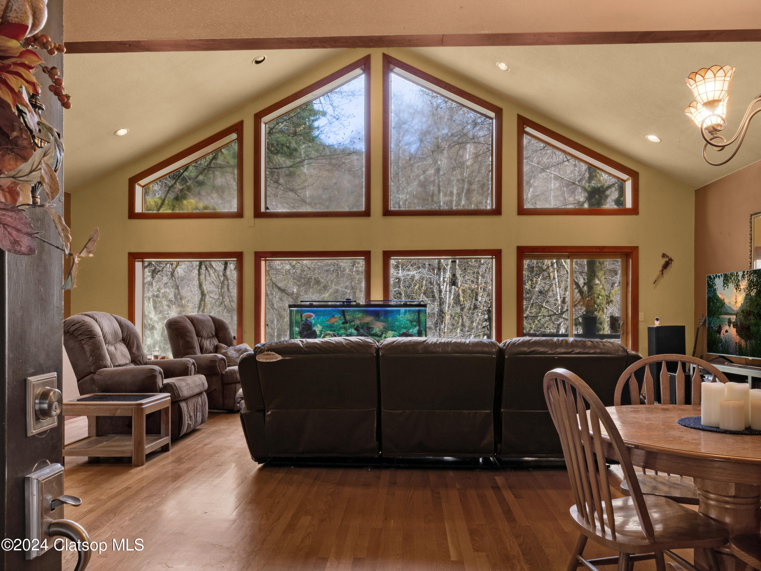 71257 Northshore Drive Property Photo 4