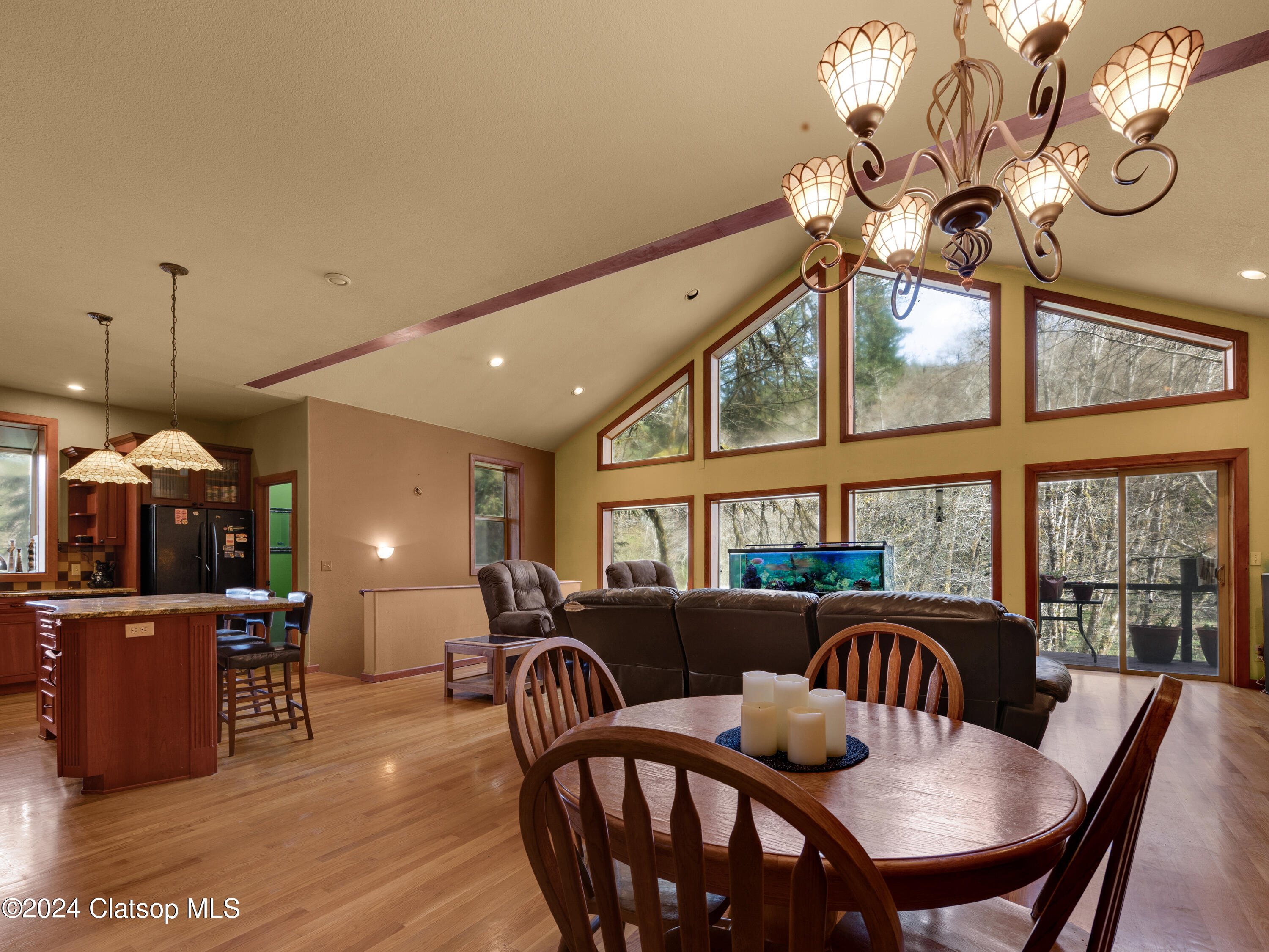 71257 Northshore Drive Property Photo 5