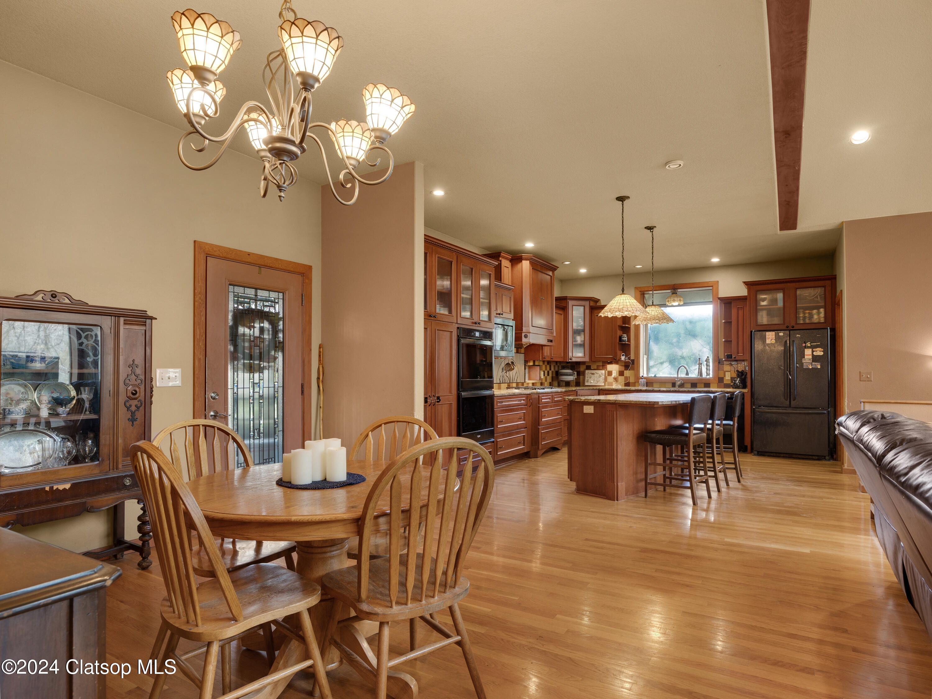 71257 Northshore Drive Property Photo 7