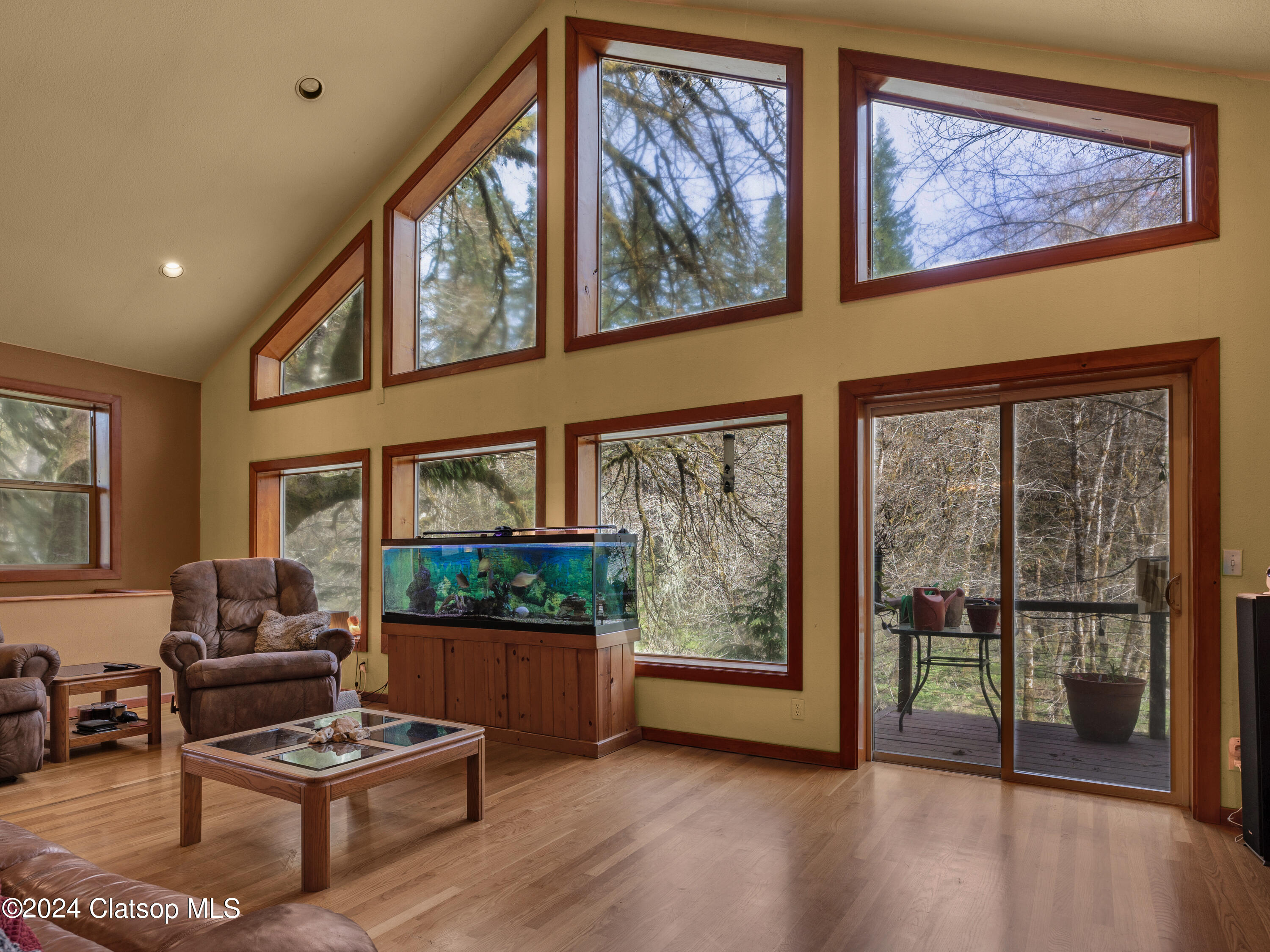 71257 Northshore Drive Property Photo 8