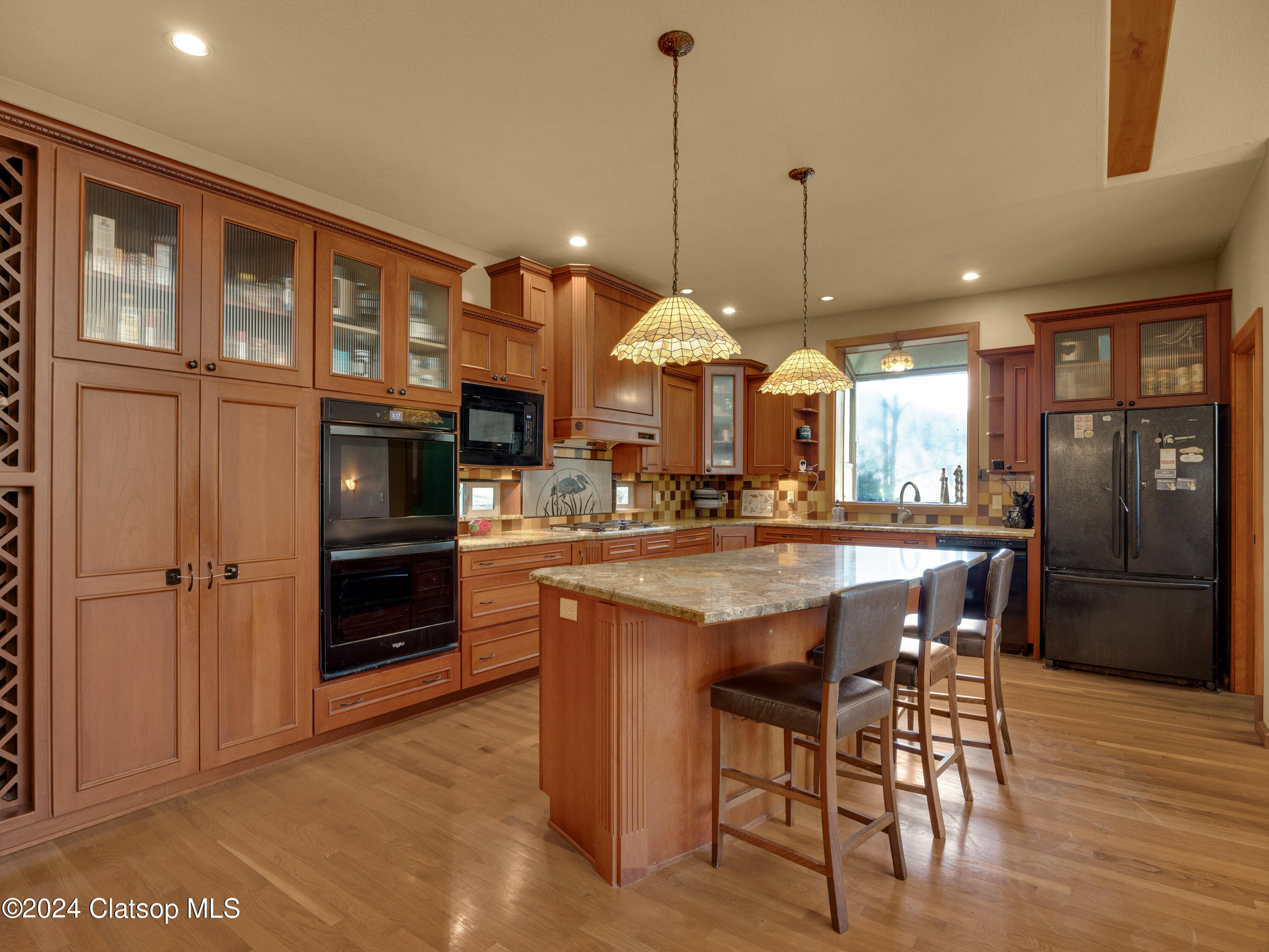 71257 Northshore Drive Property Photo 9