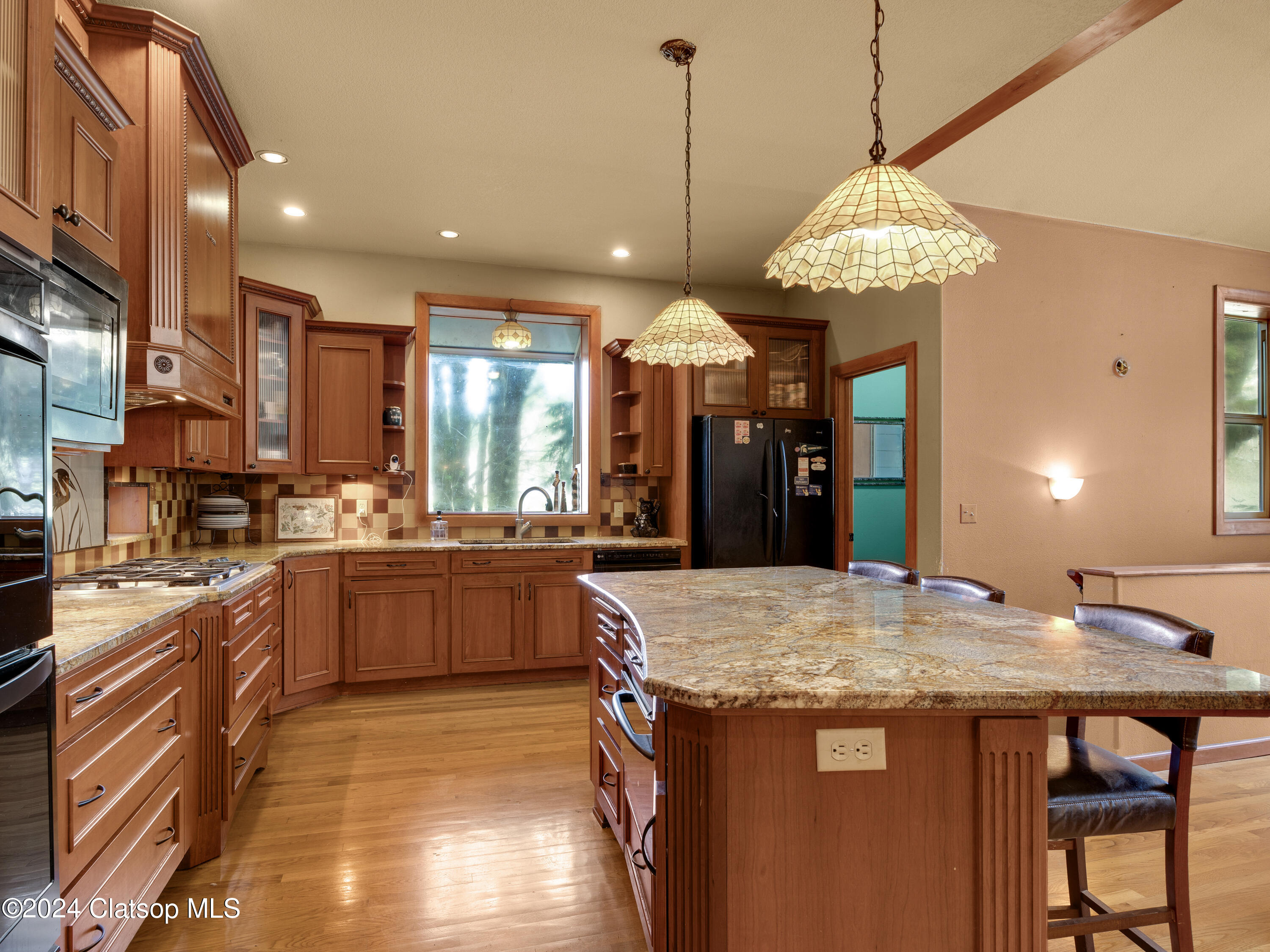 71257 Northshore Drive Property Photo 10