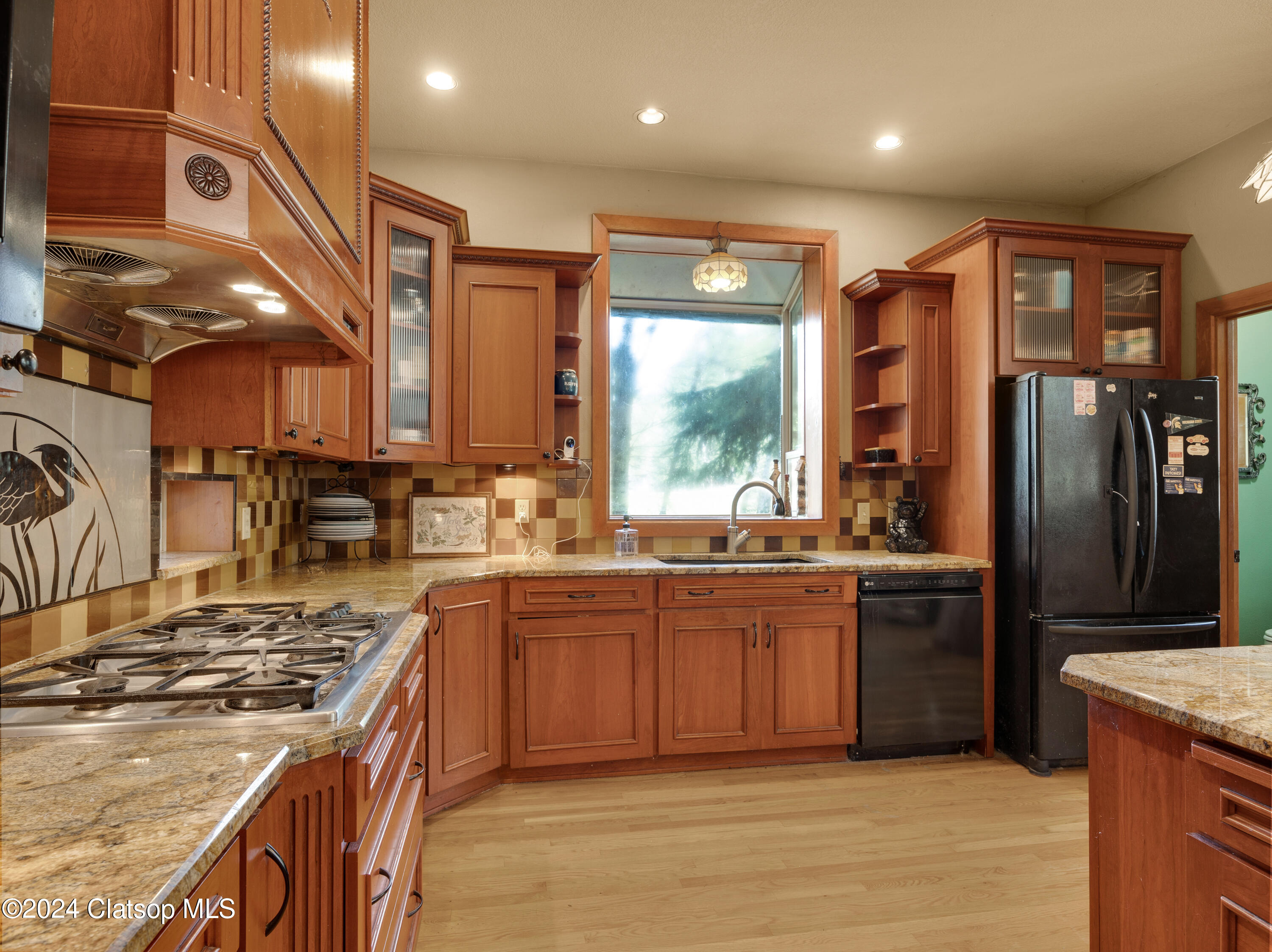 71257 Northshore Drive Property Photo 11