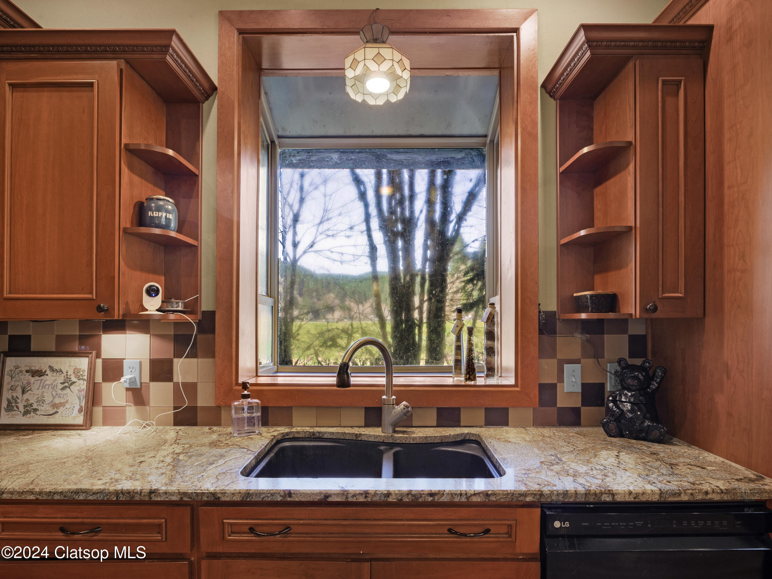 71257 Northshore Drive Property Photo 14