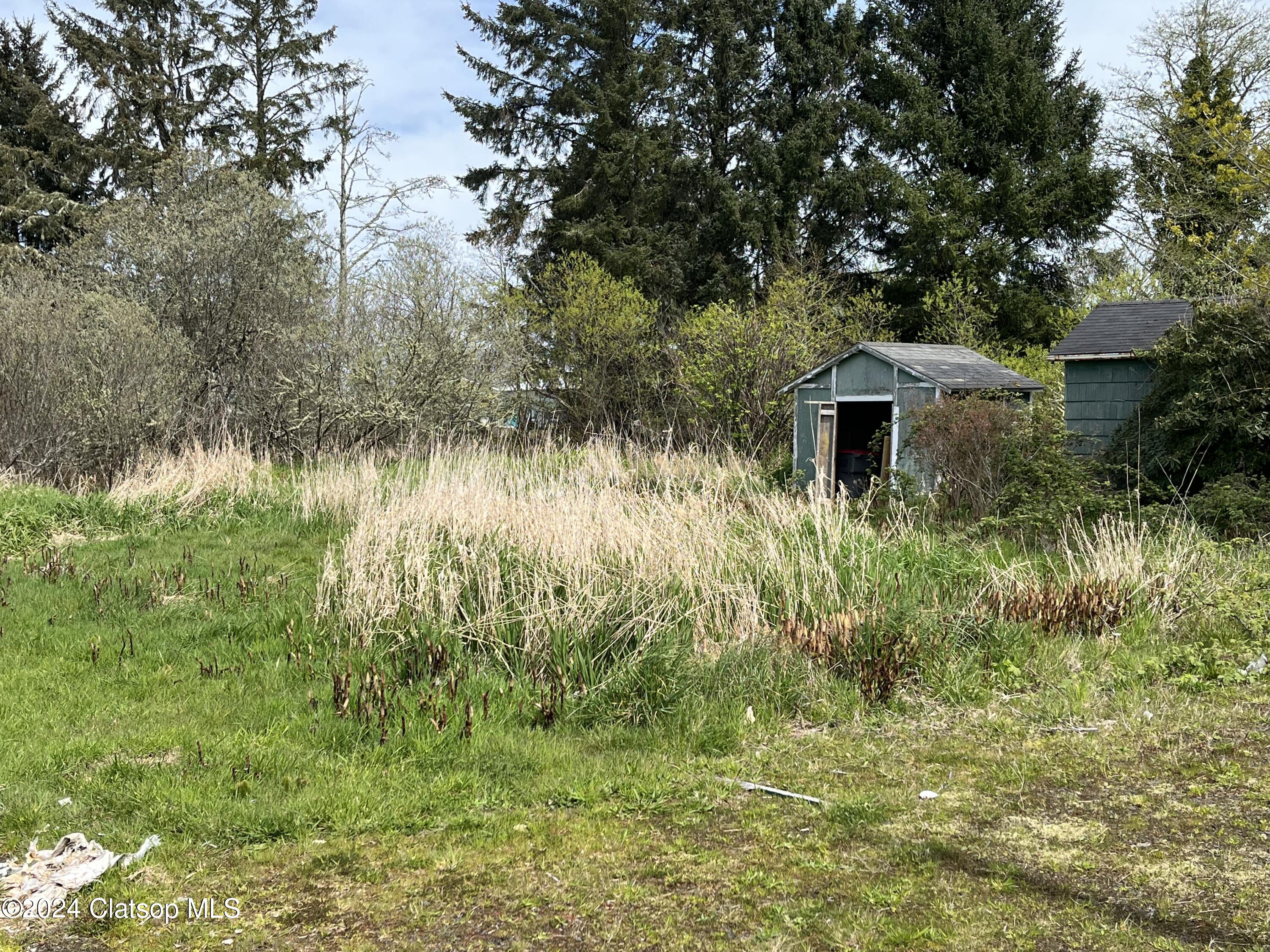 76 Ne Heron Avenue Property Photo 3
