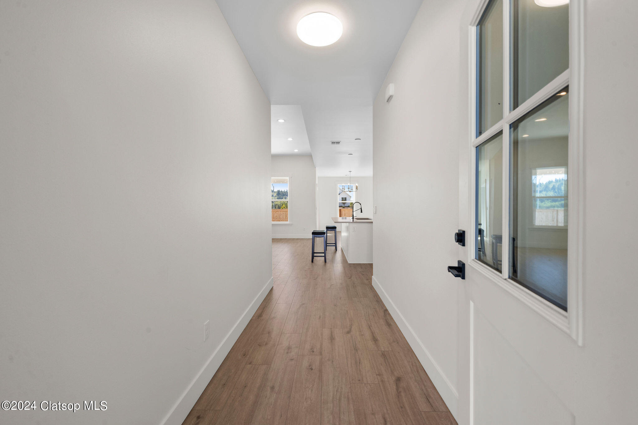 1135 Se Bugle Avenue Property Photo 3