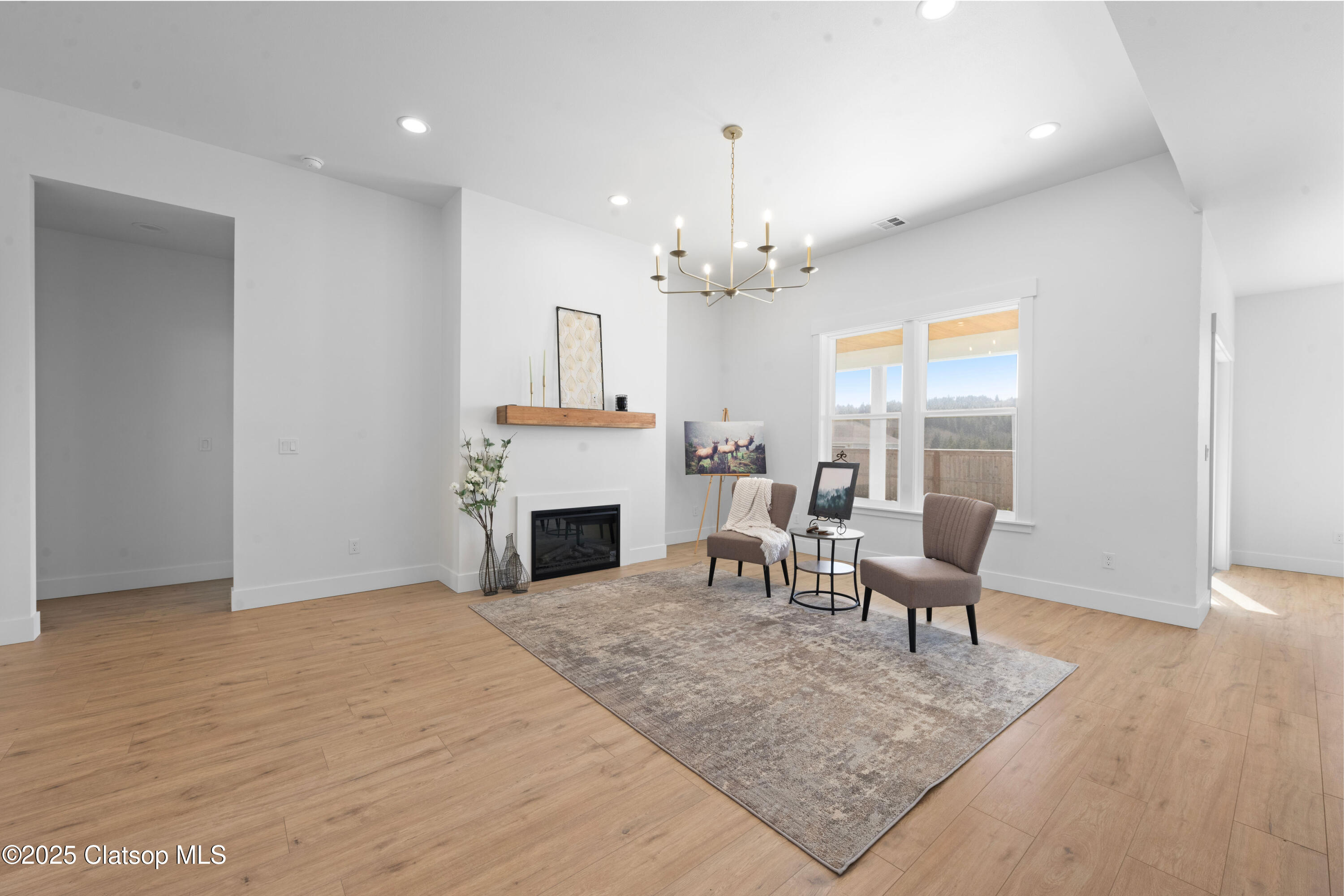 1135 Se Bugle Avenue Property Photo 4