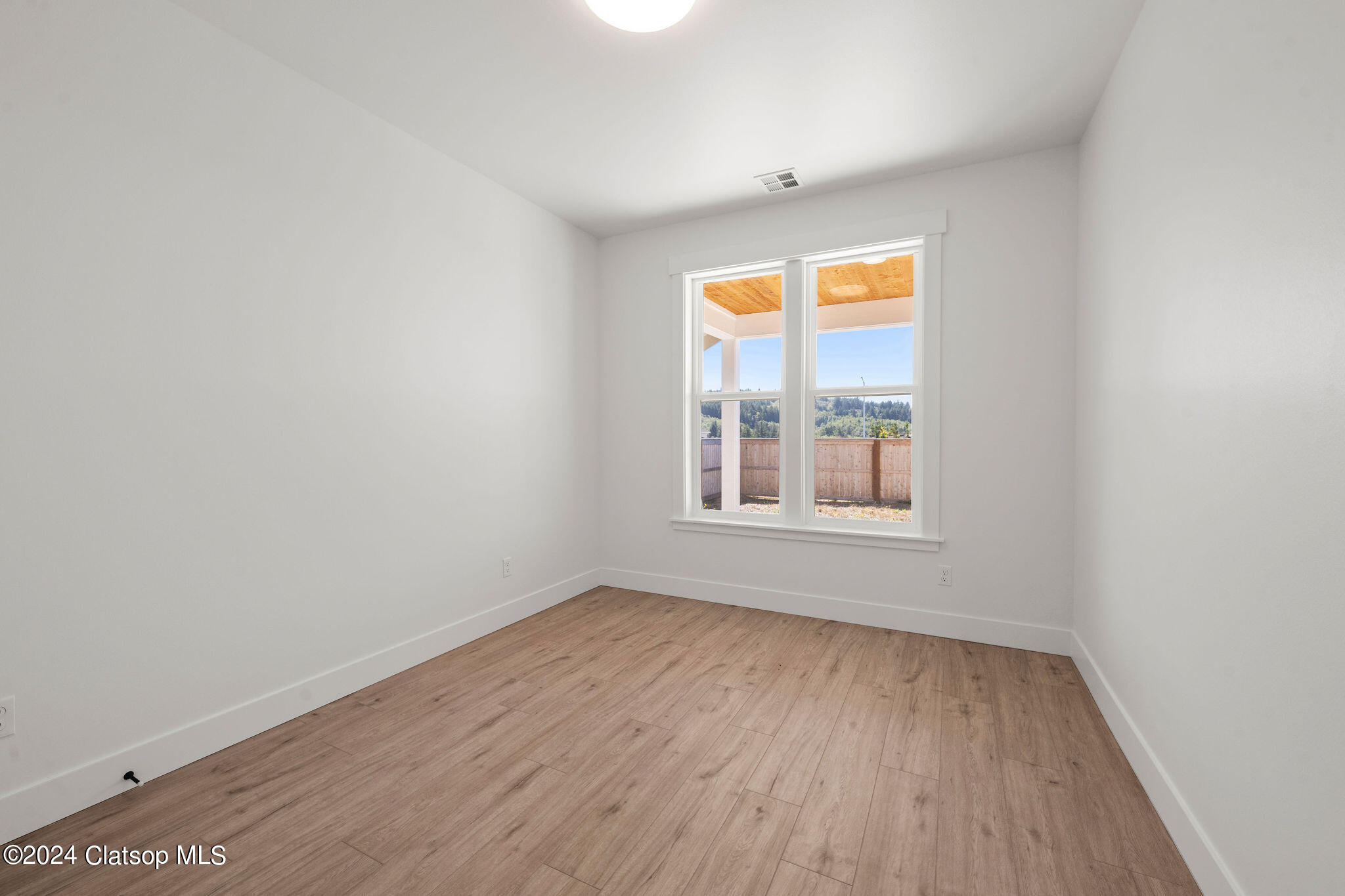 1135 Se Bugle Avenue Property Photo 16