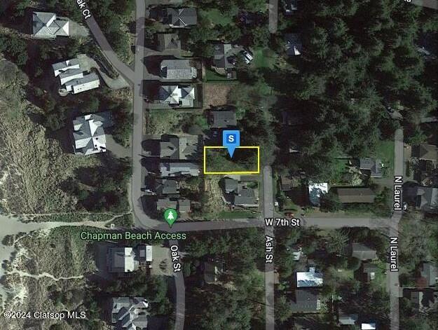 N Ash Street Property Photo 11