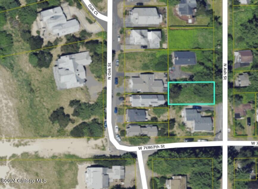 N Ash Street Property Photo 14