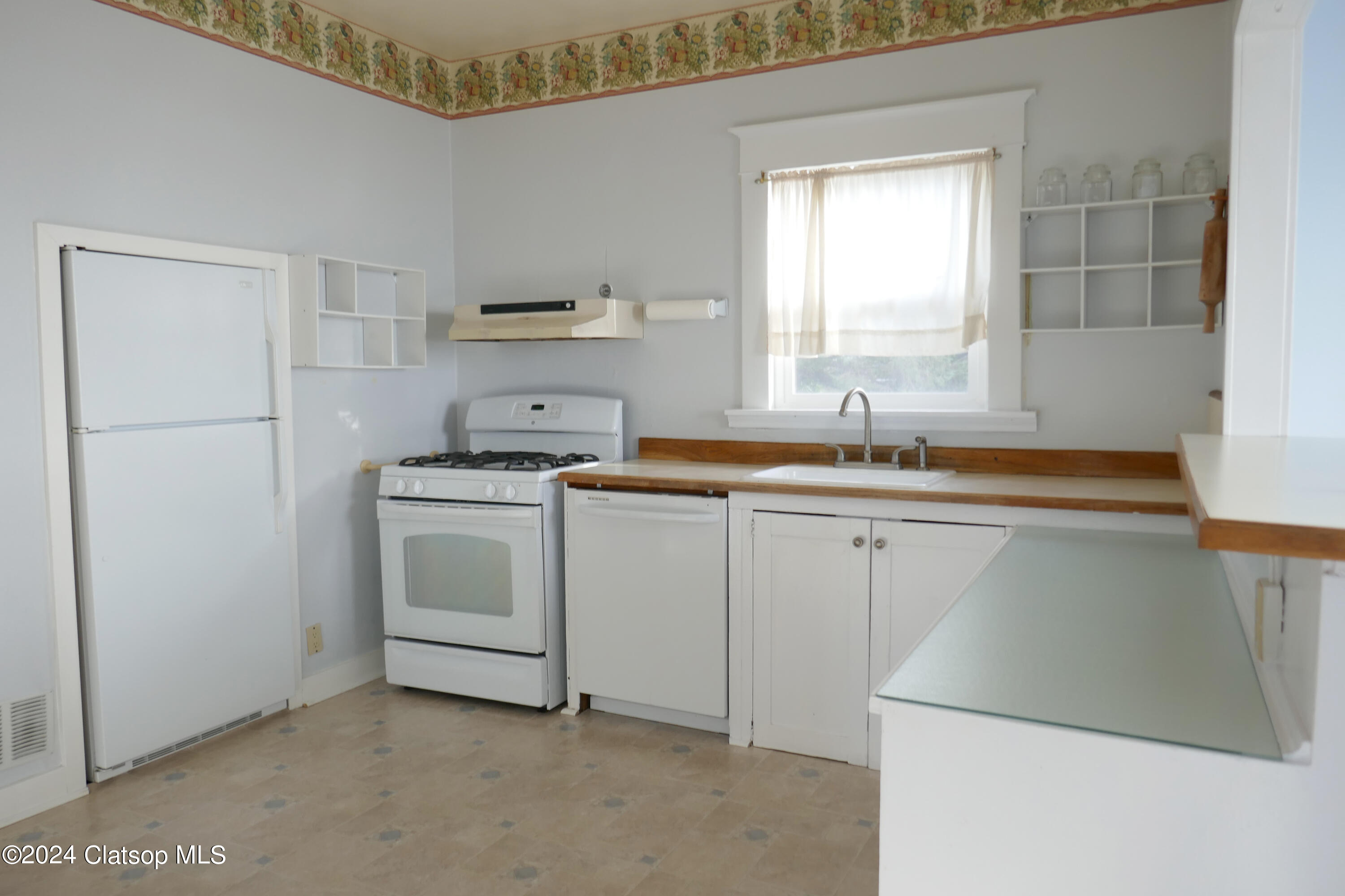 612 Florence Avenue Property Photo 11