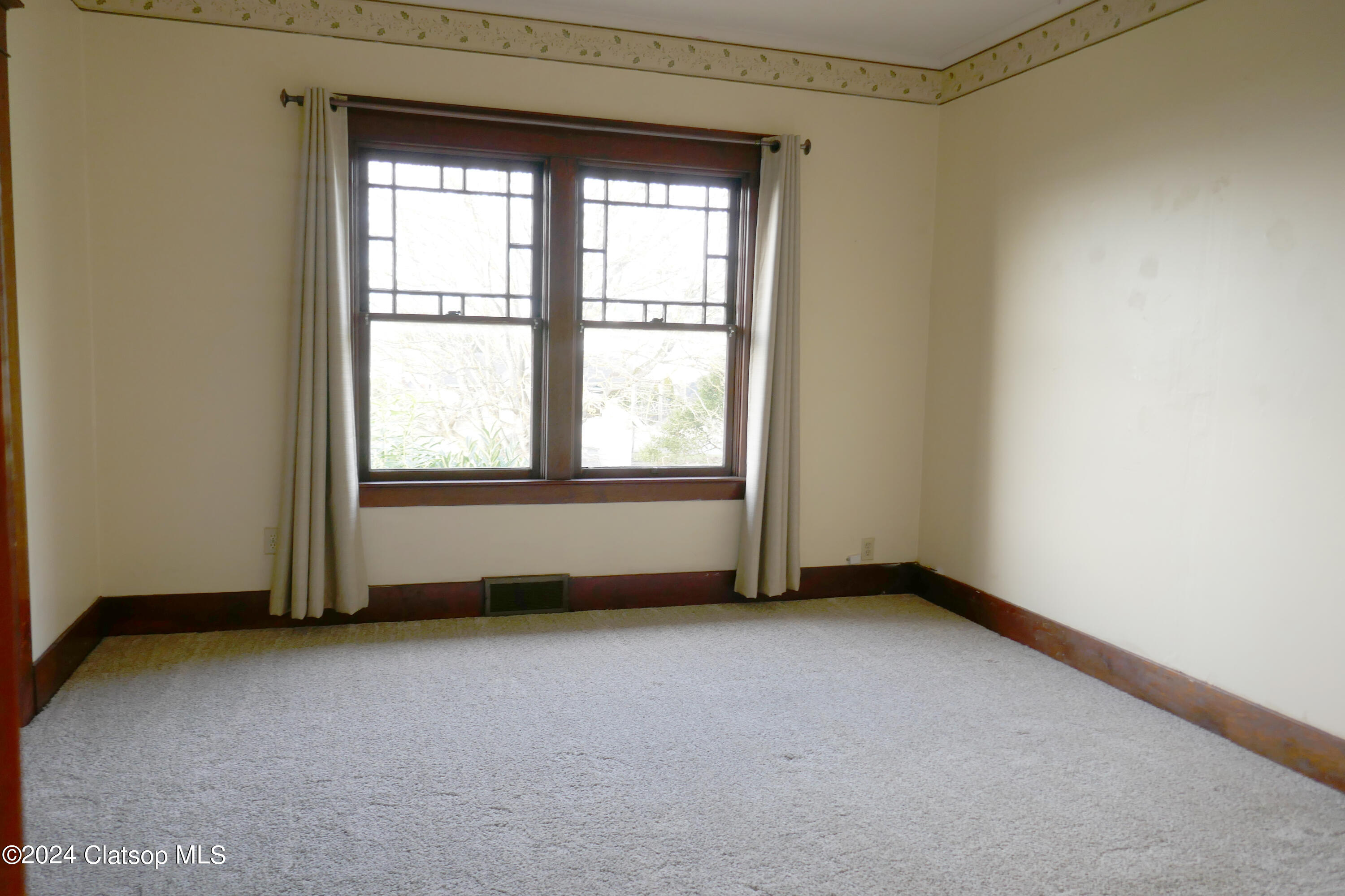 612 Florence Avenue Property Photo 13