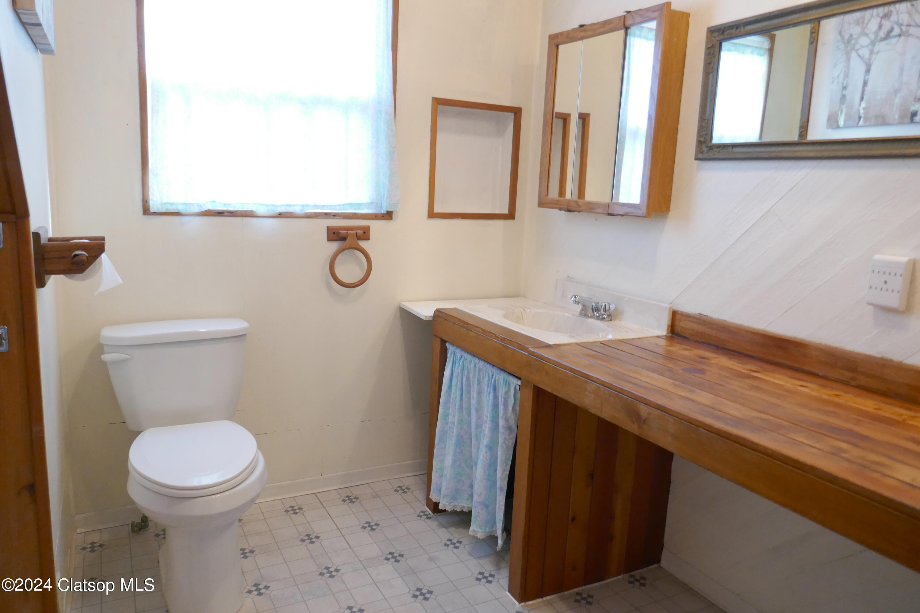612 Florence Avenue Property Photo 16