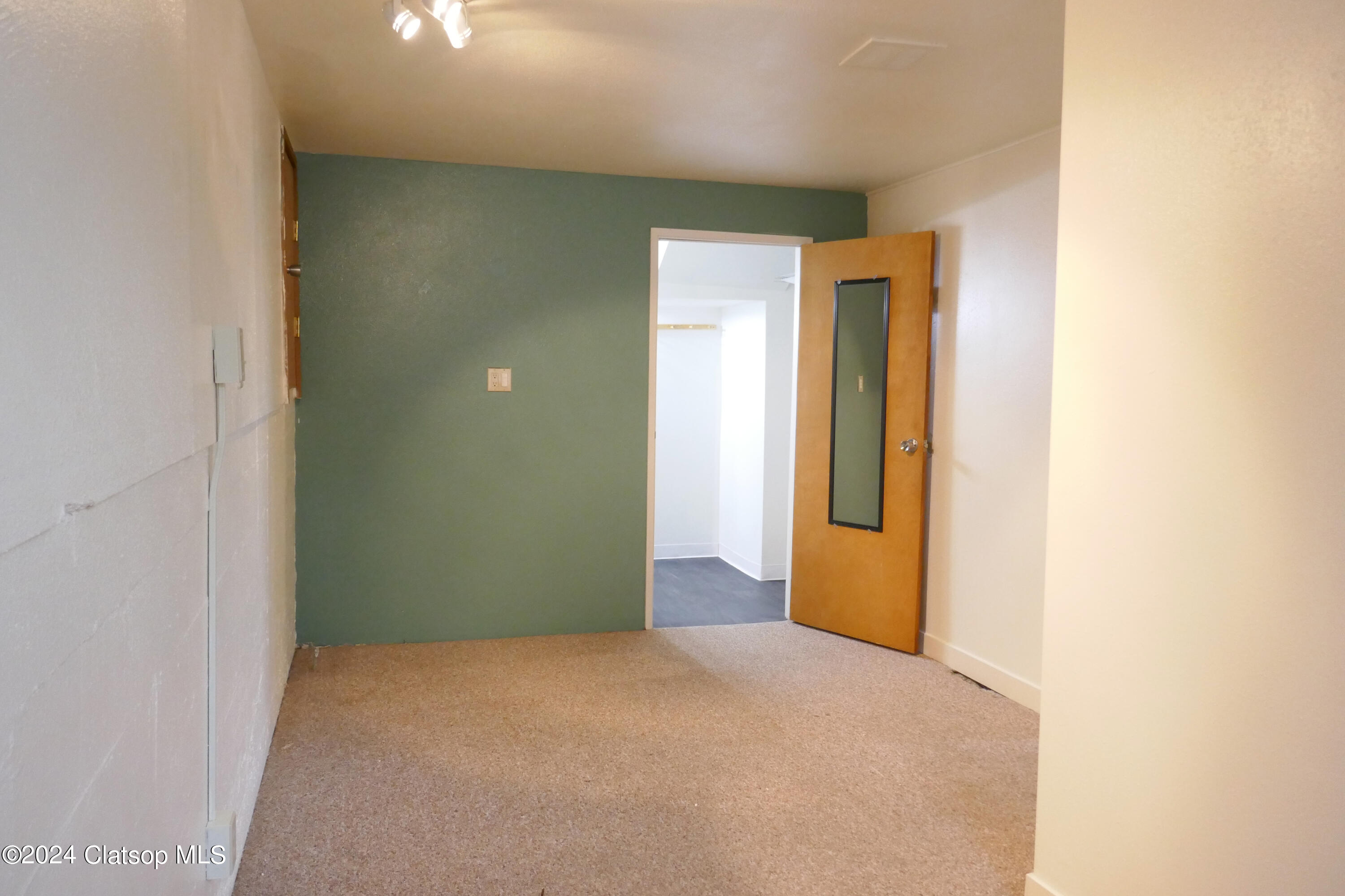612 Florence Avenue Property Photo 19