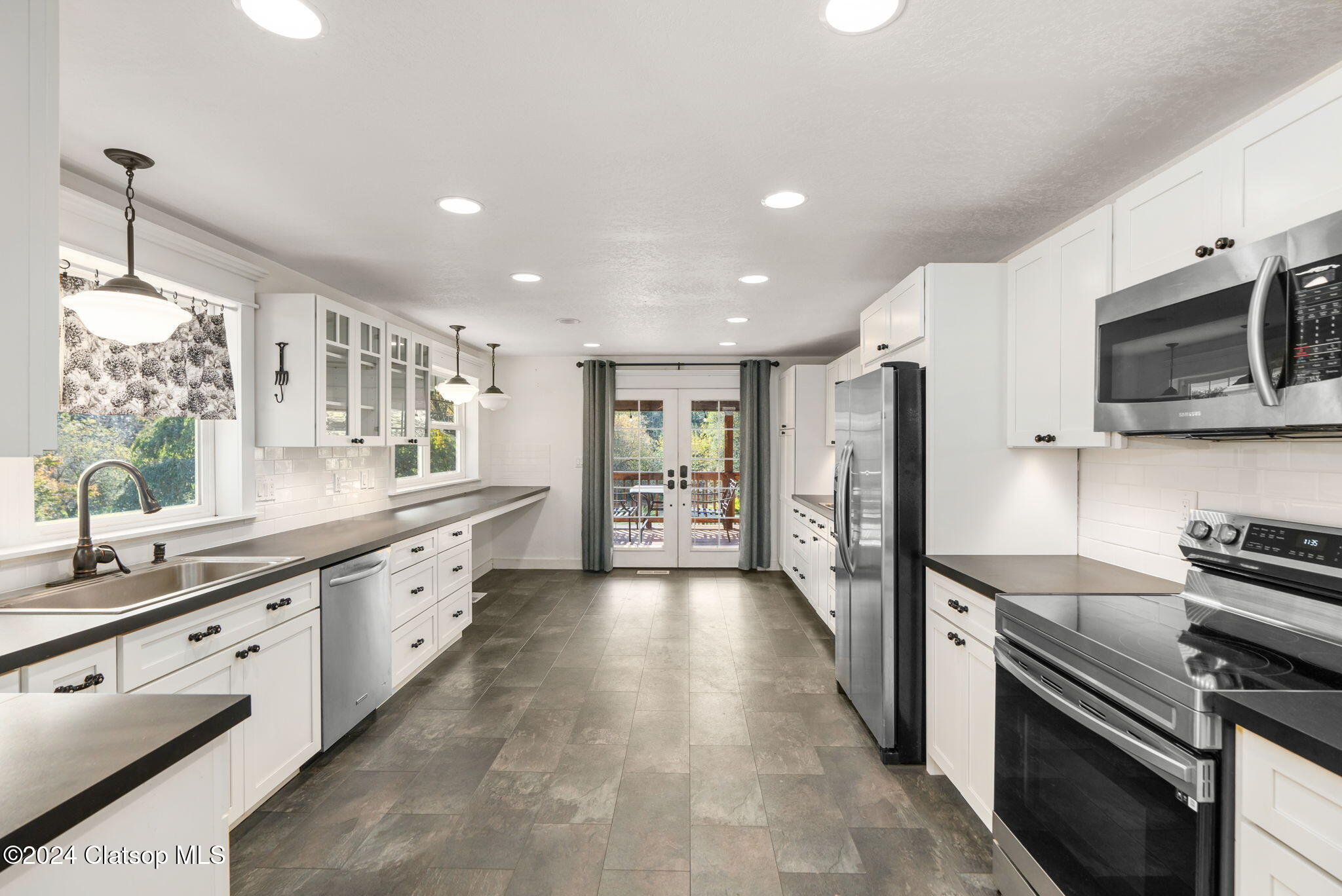 23200 Foss Road Property Photo 14