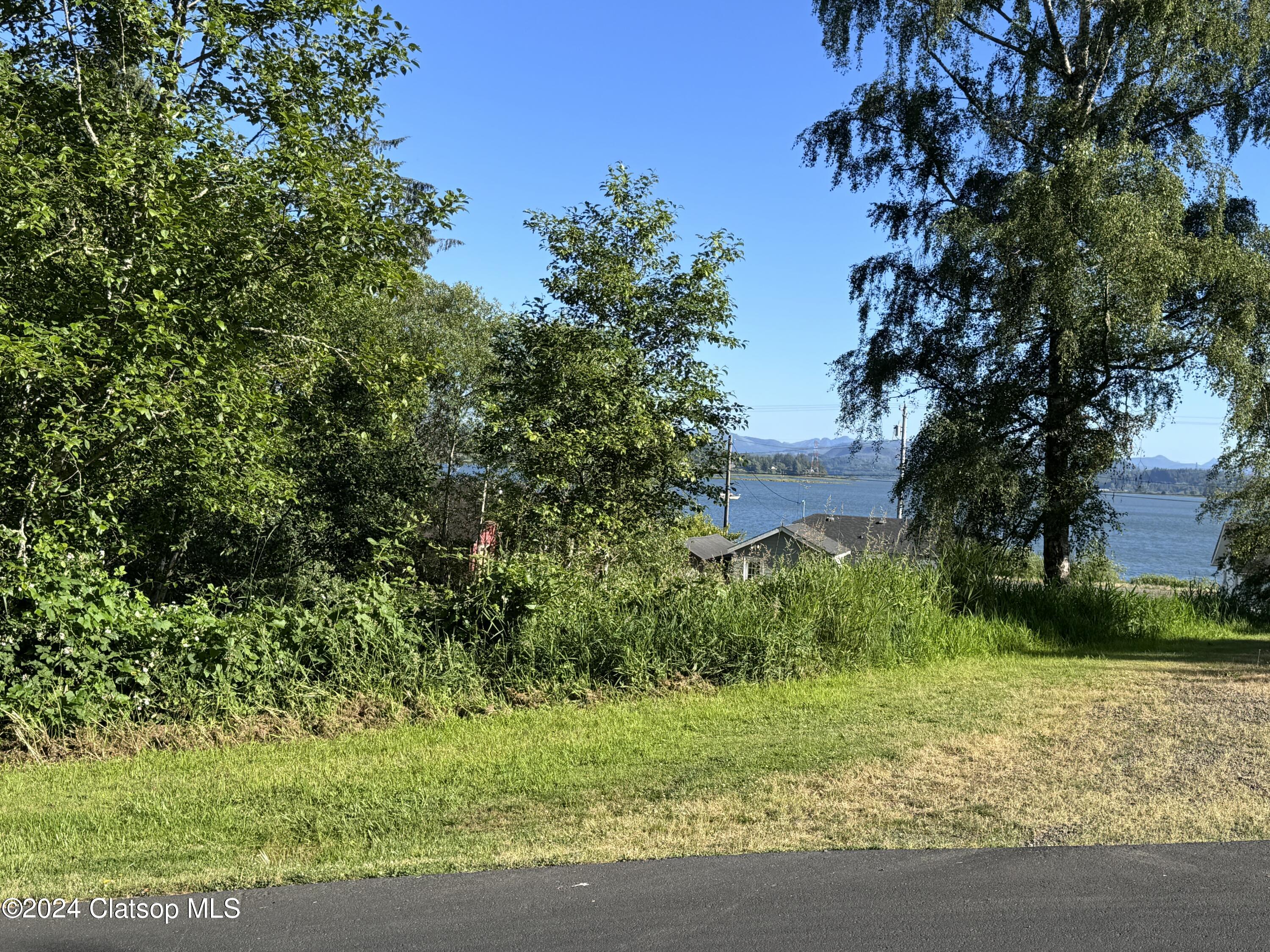 2041 Se 1st Street Property Photo 6