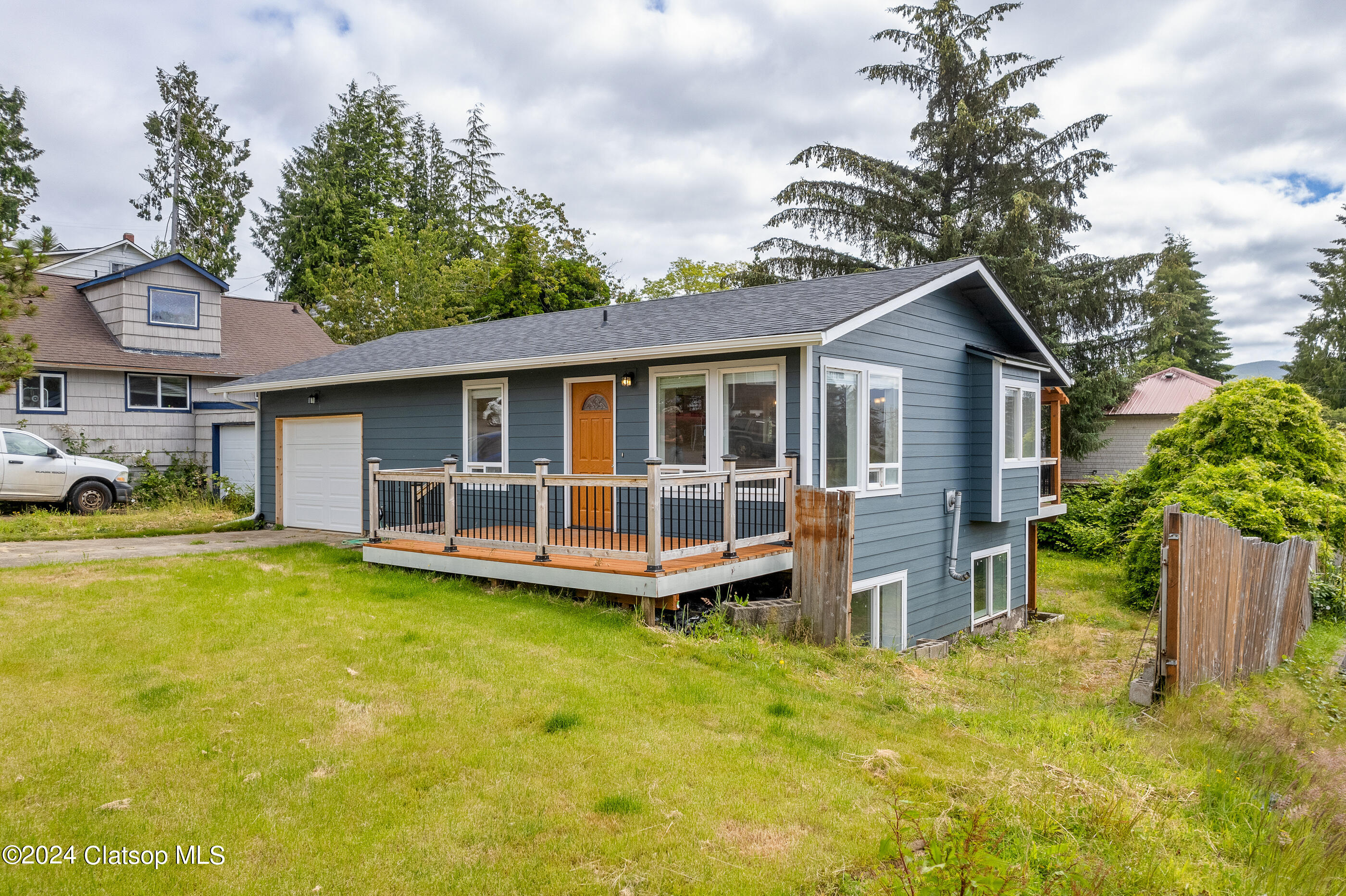 36055 10th Street Property Photo
