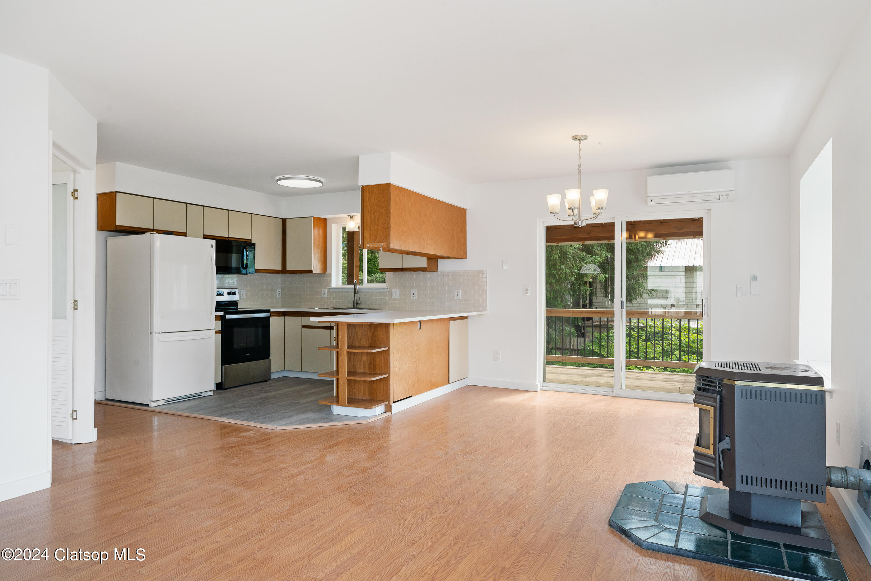 36055 10th Street Property Photo 7