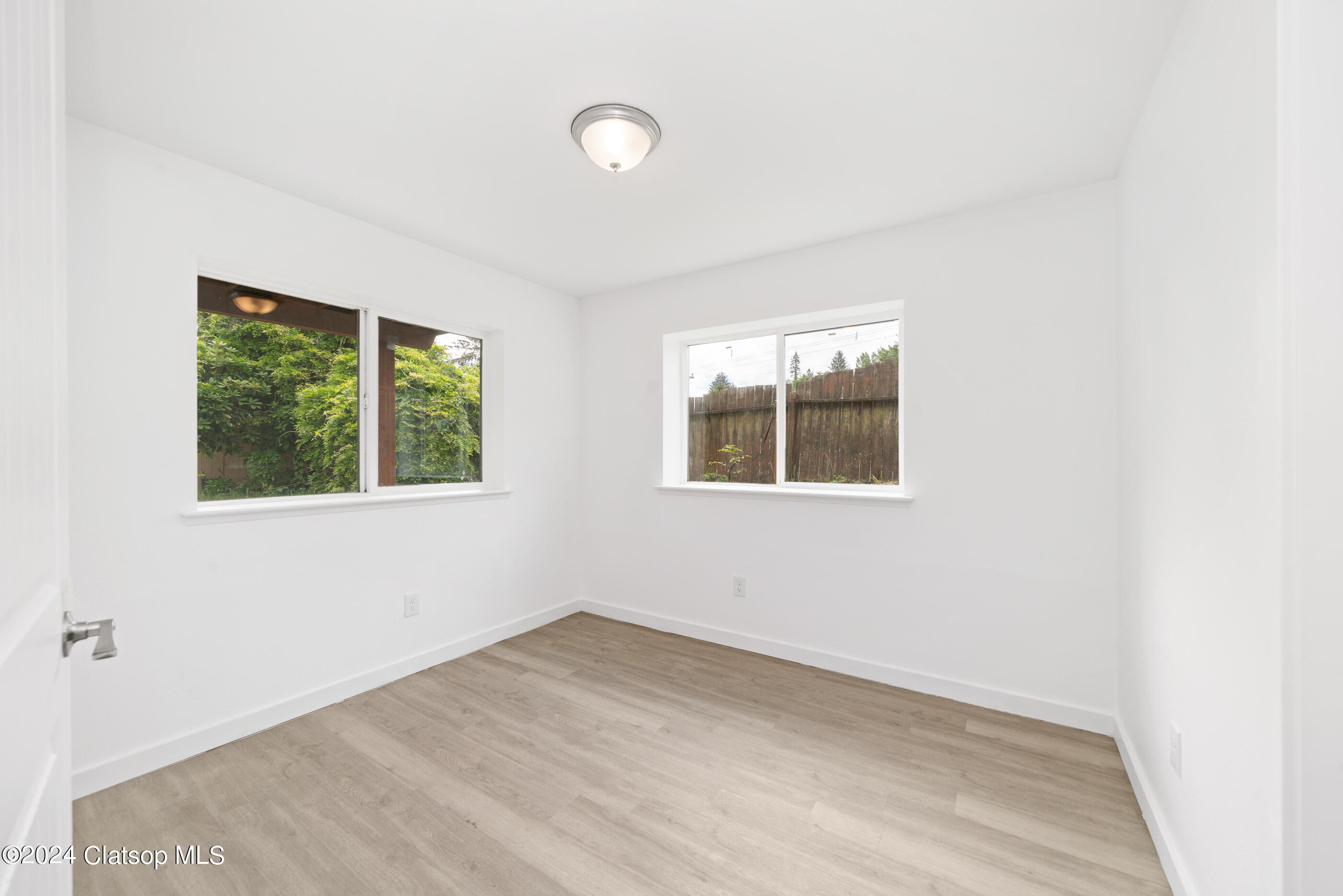 36055 10th Street Property Photo 28