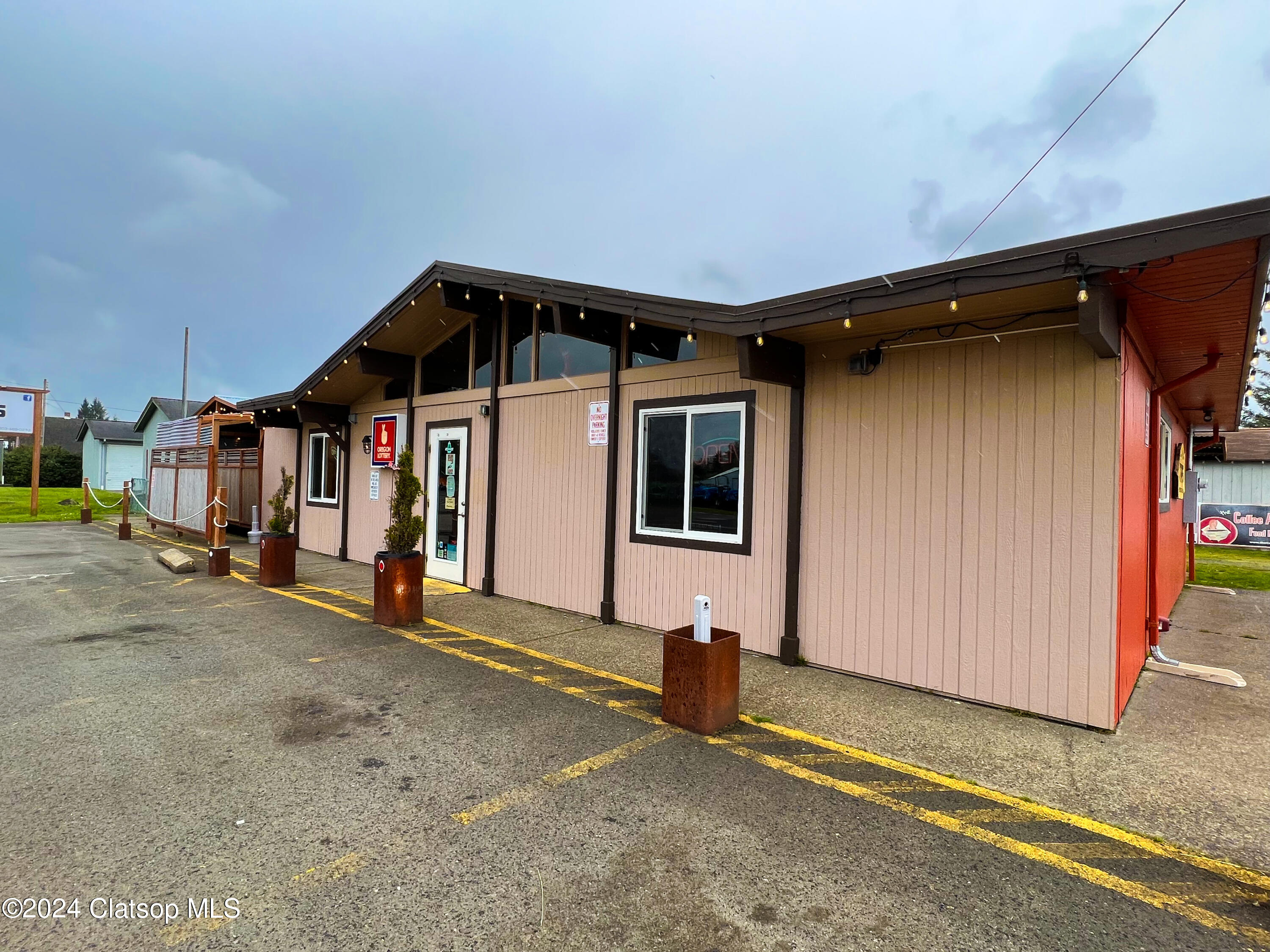 34635 Highway101 Business Property Photo 2