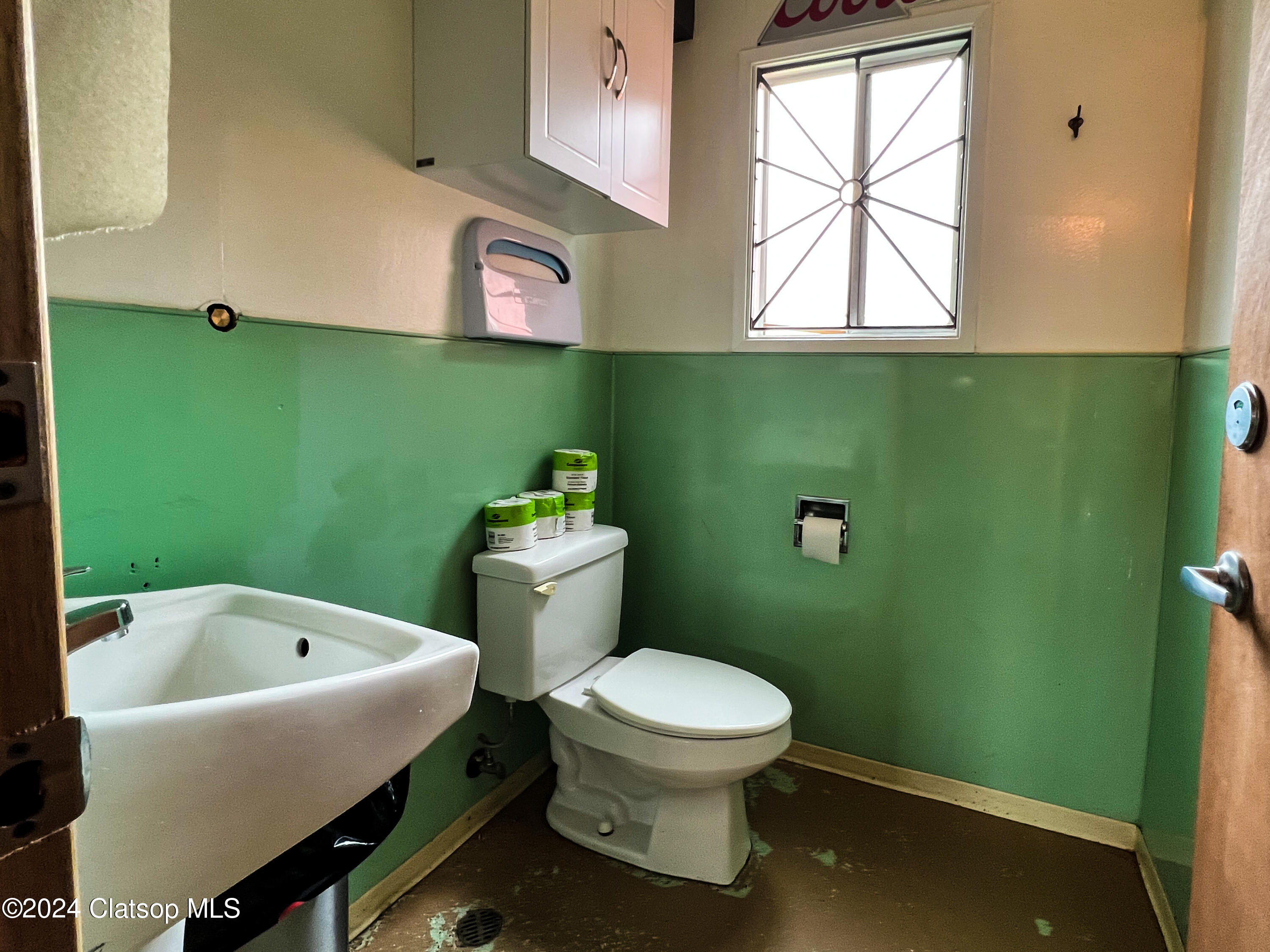 34635 Highway101 Business Property Photo 18