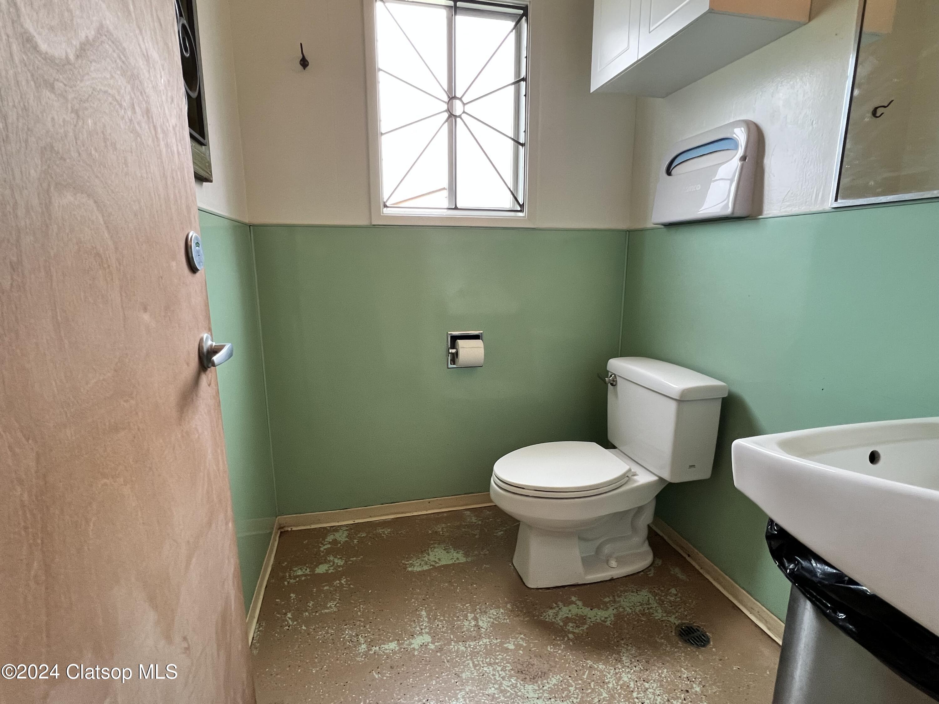 34635 Highway101 Business Property Photo 19