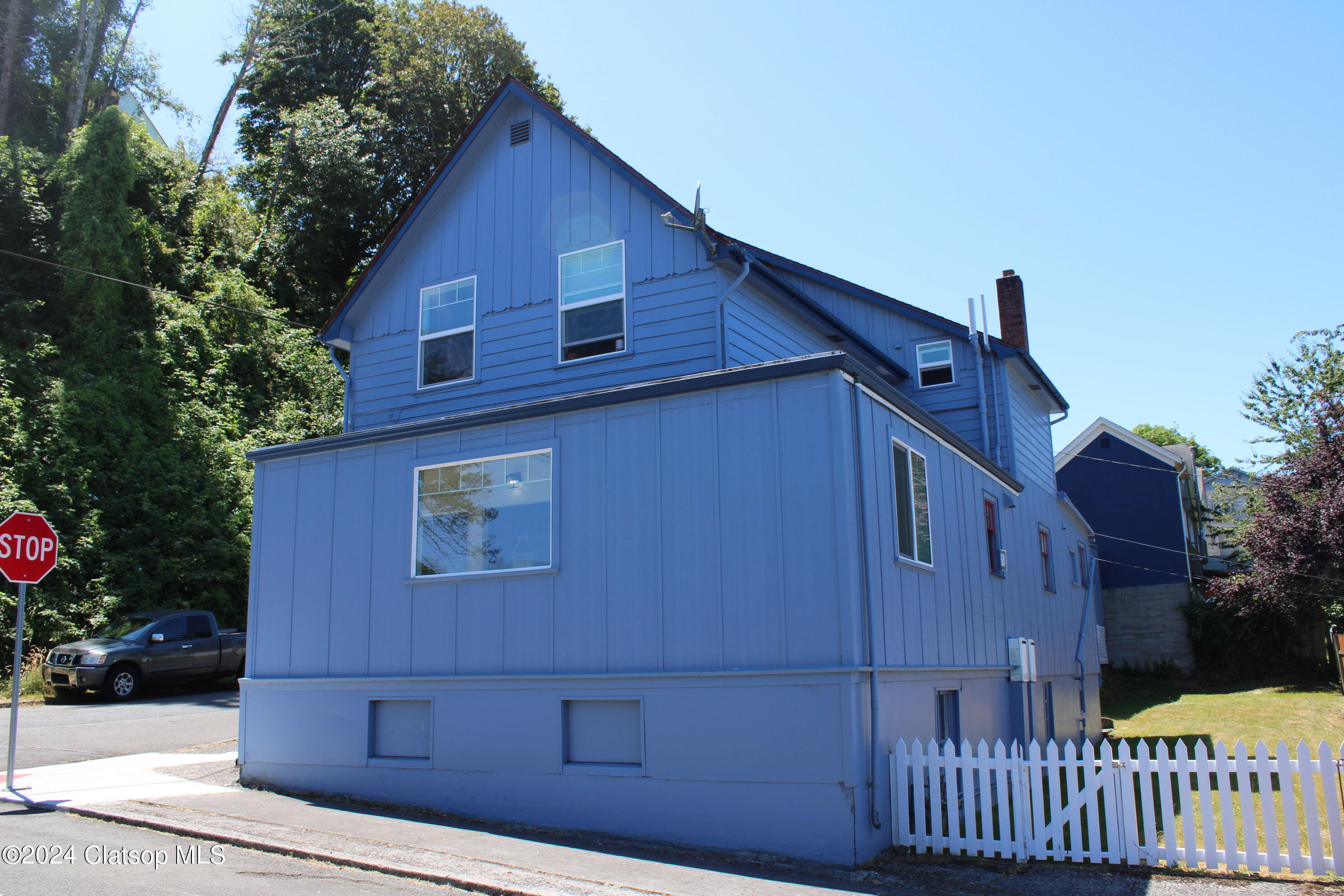 486 Commercial Street Property Photo 2