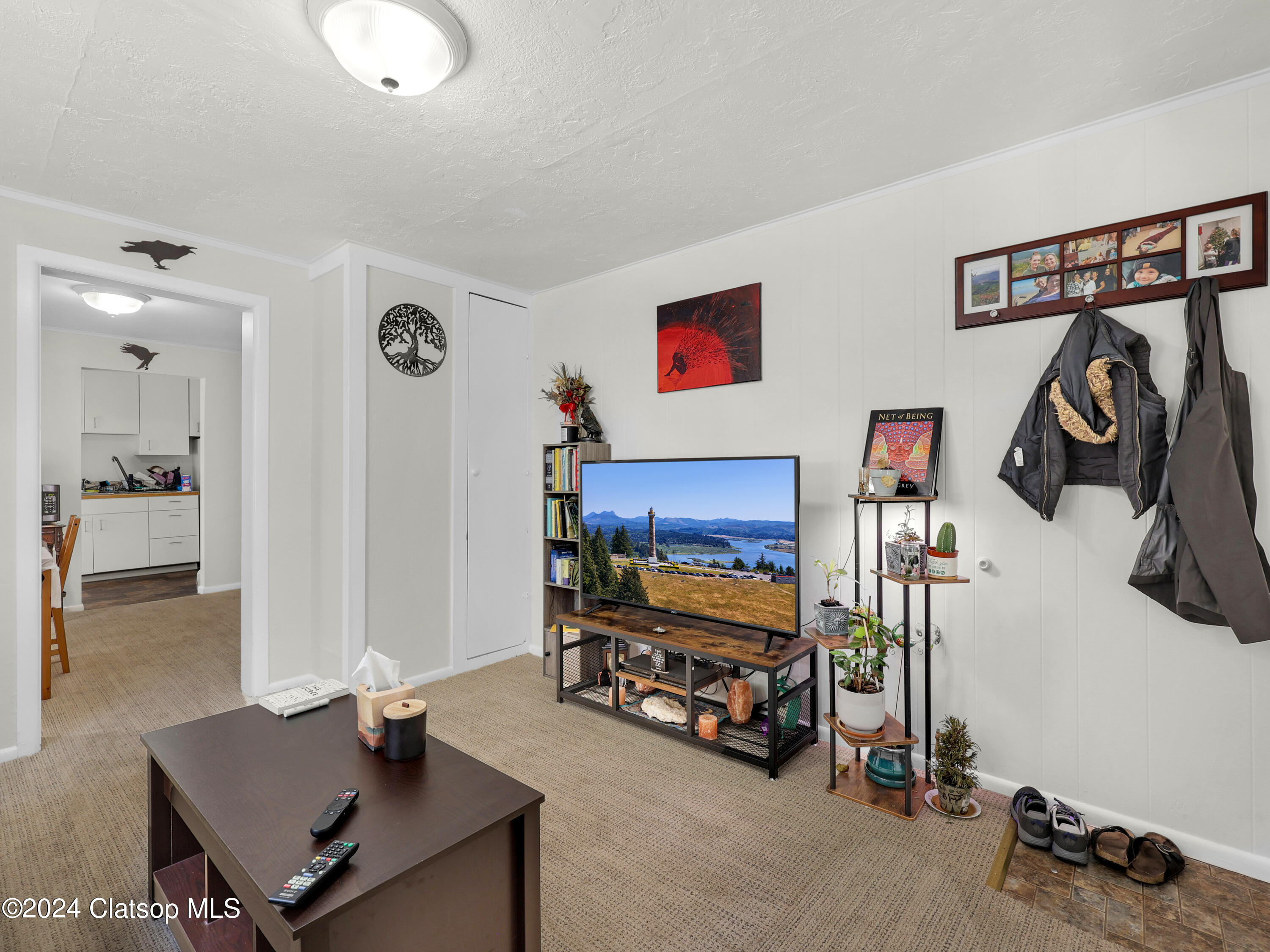 486 Commercial Street Property Photo 8