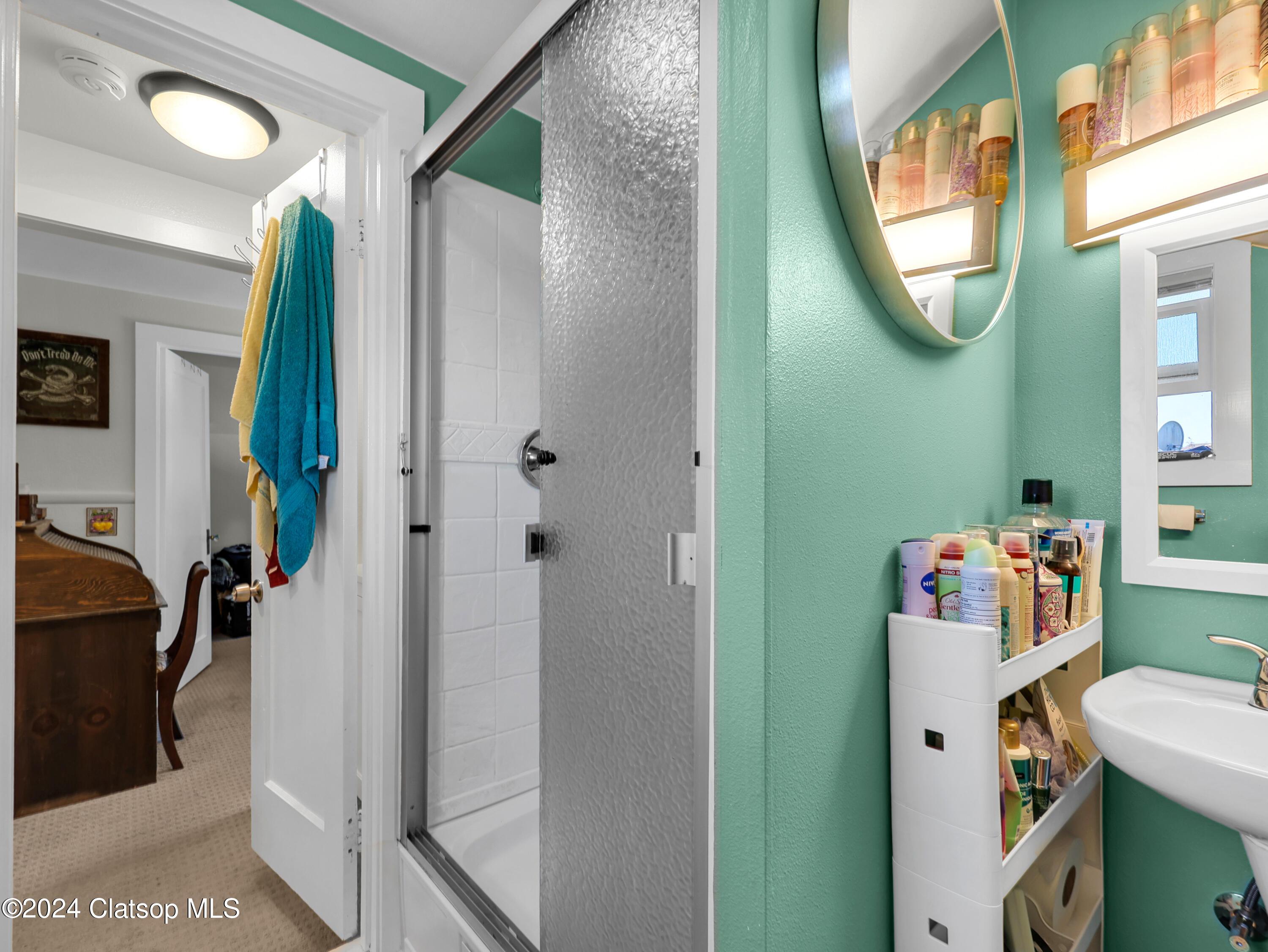 486 Commercial Street Property Photo 25